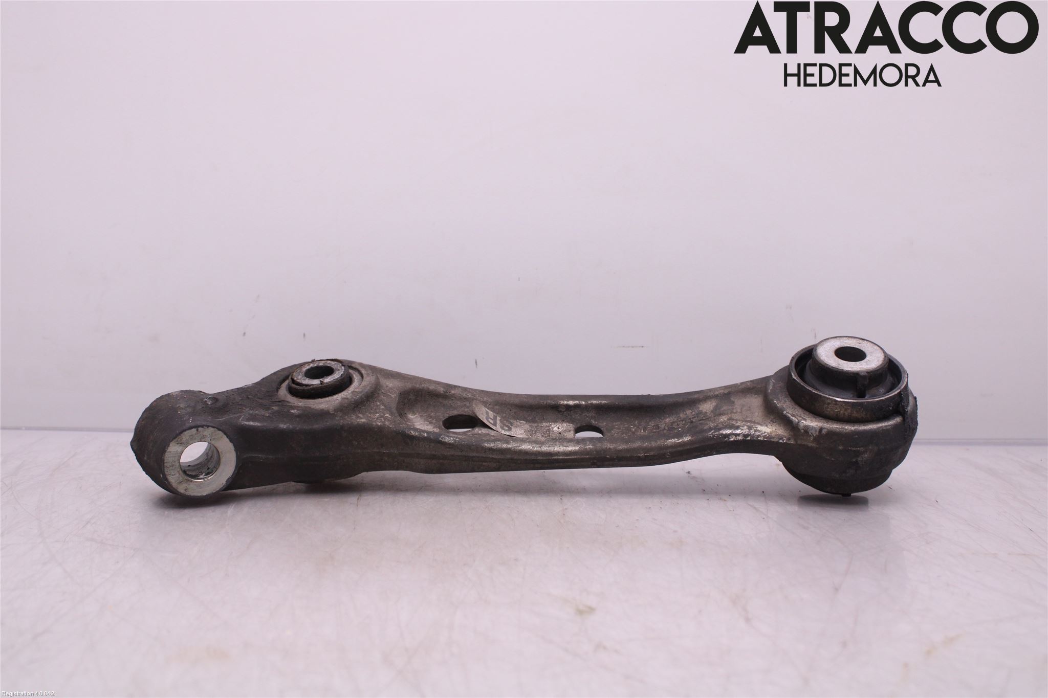 BMW 5 F10/F11/F18 09-17 Bärarm Fram Undre Hö
