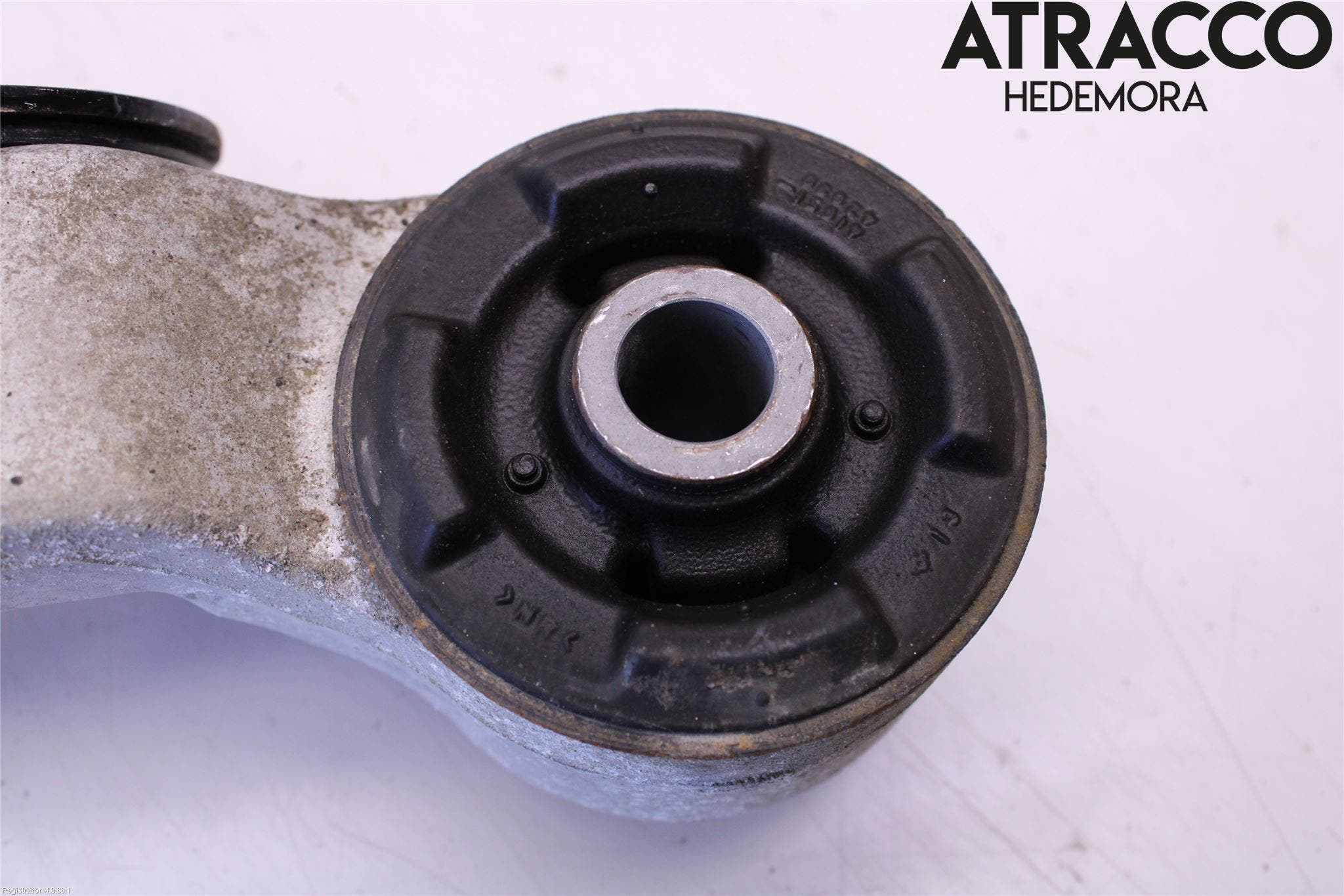 Toyota RAV4 19- Bakaxel Fäste