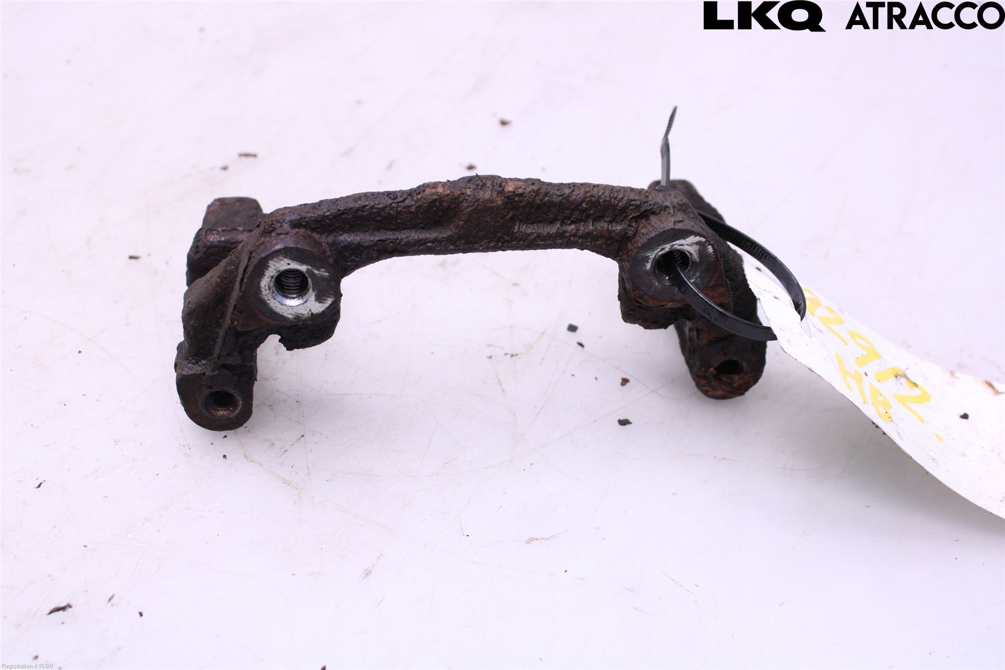 Ford FOCUS     04-07 Bromsokshållare