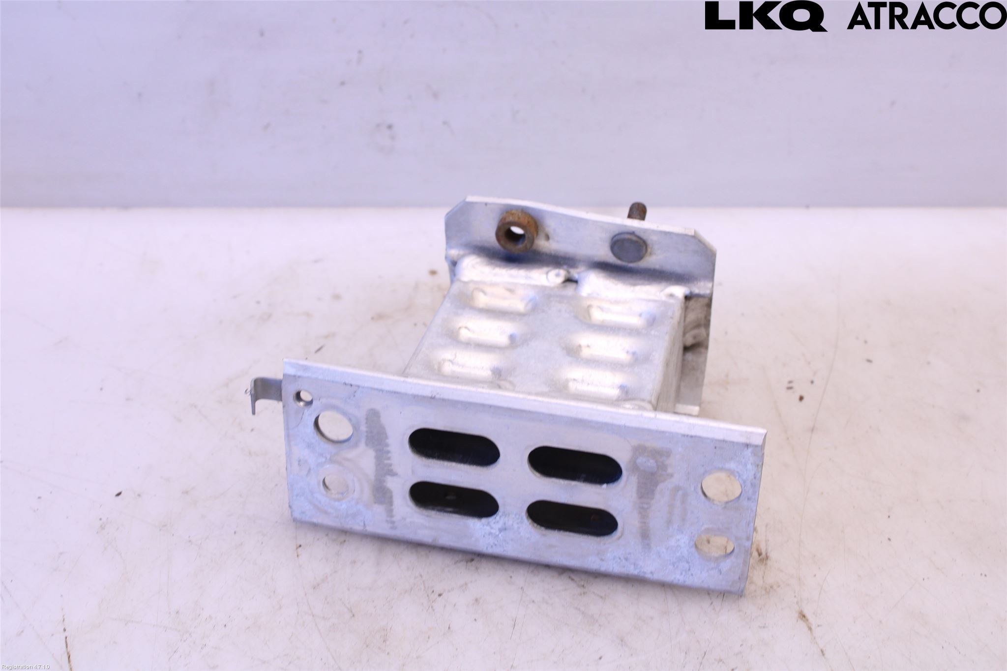 Lexus CT 200h Stötfångarfäste Fram Vä