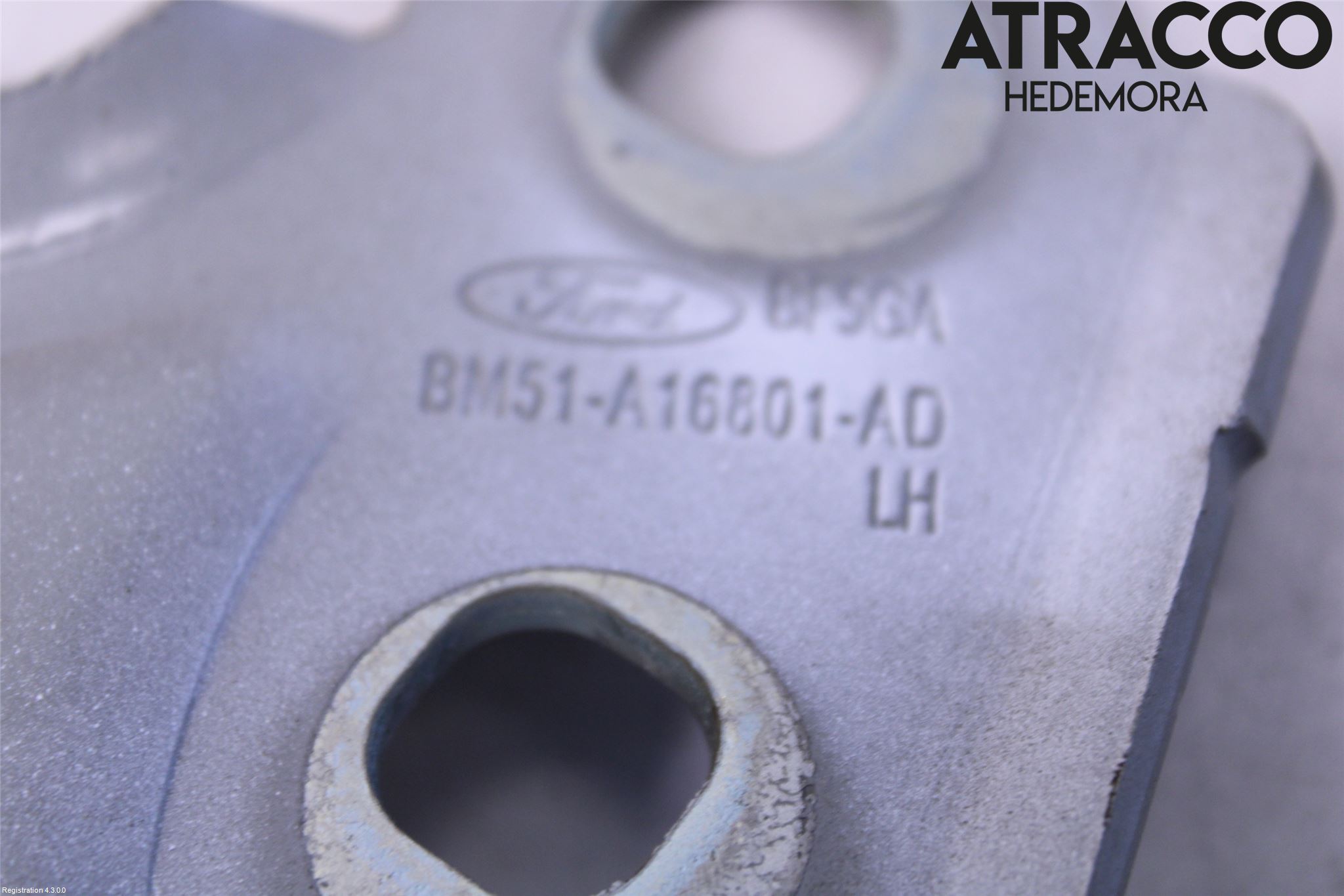 Ford FOCUS 15-18 Huvgångjärn