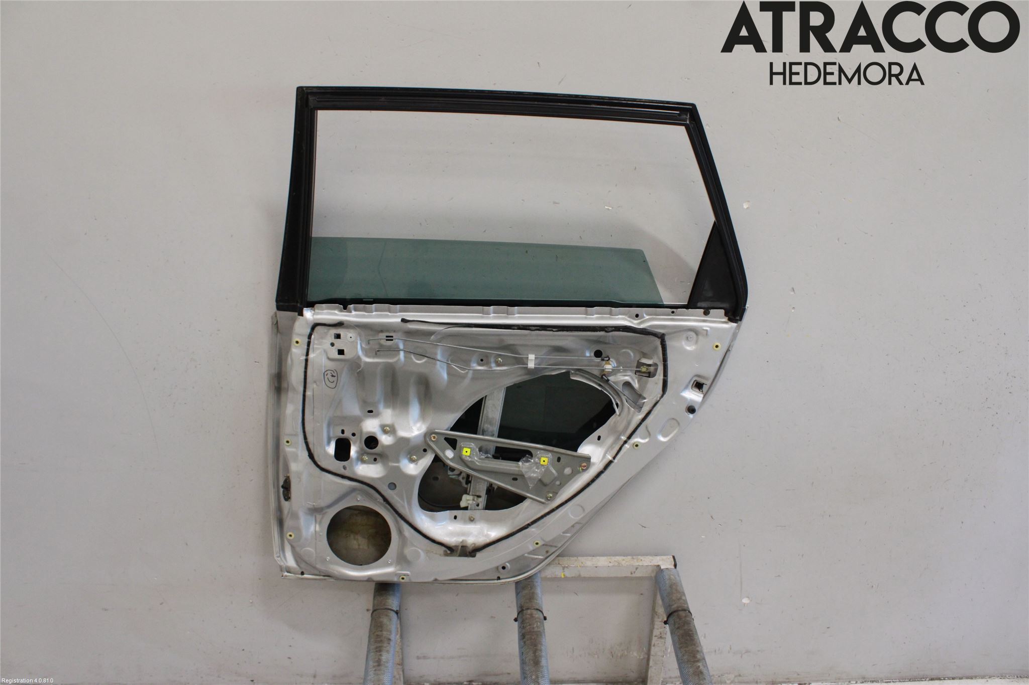 Toyota AVENSIS 98-02 Dörr Bak Höger
