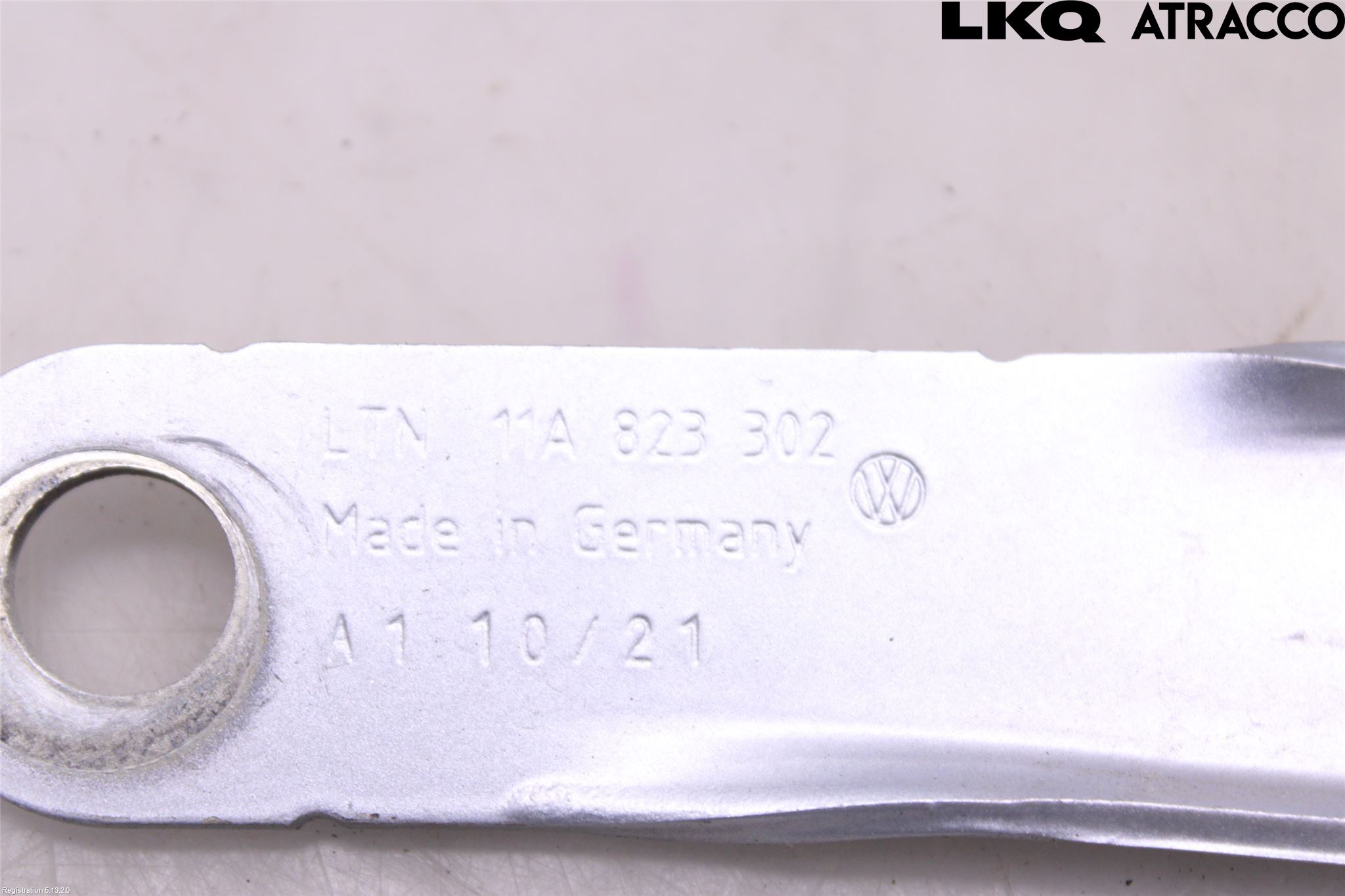 Volkswagen VW ID.4 21- Huvgångjärn