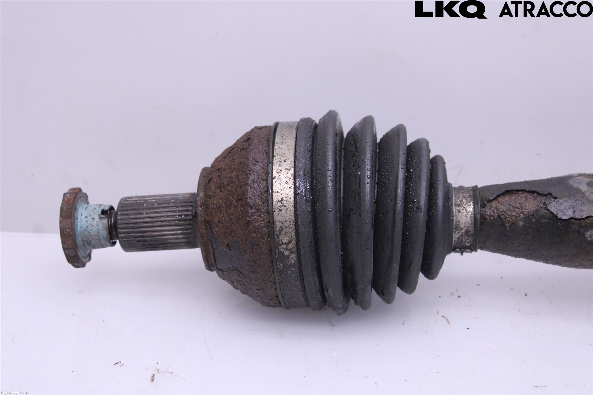 Volkswagen VW POLO 10-17 Drivaxel Fram Höger