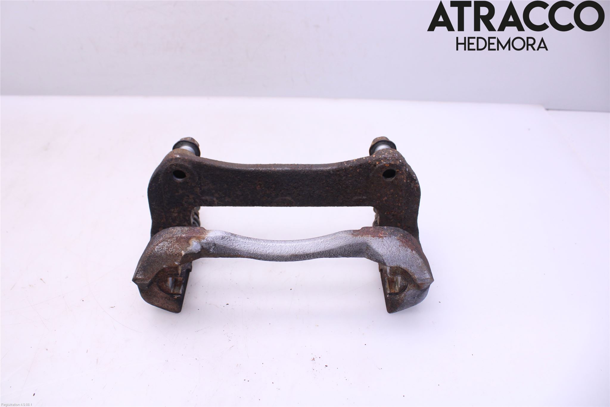 Toyota RAV4 19- Bromsokshållare