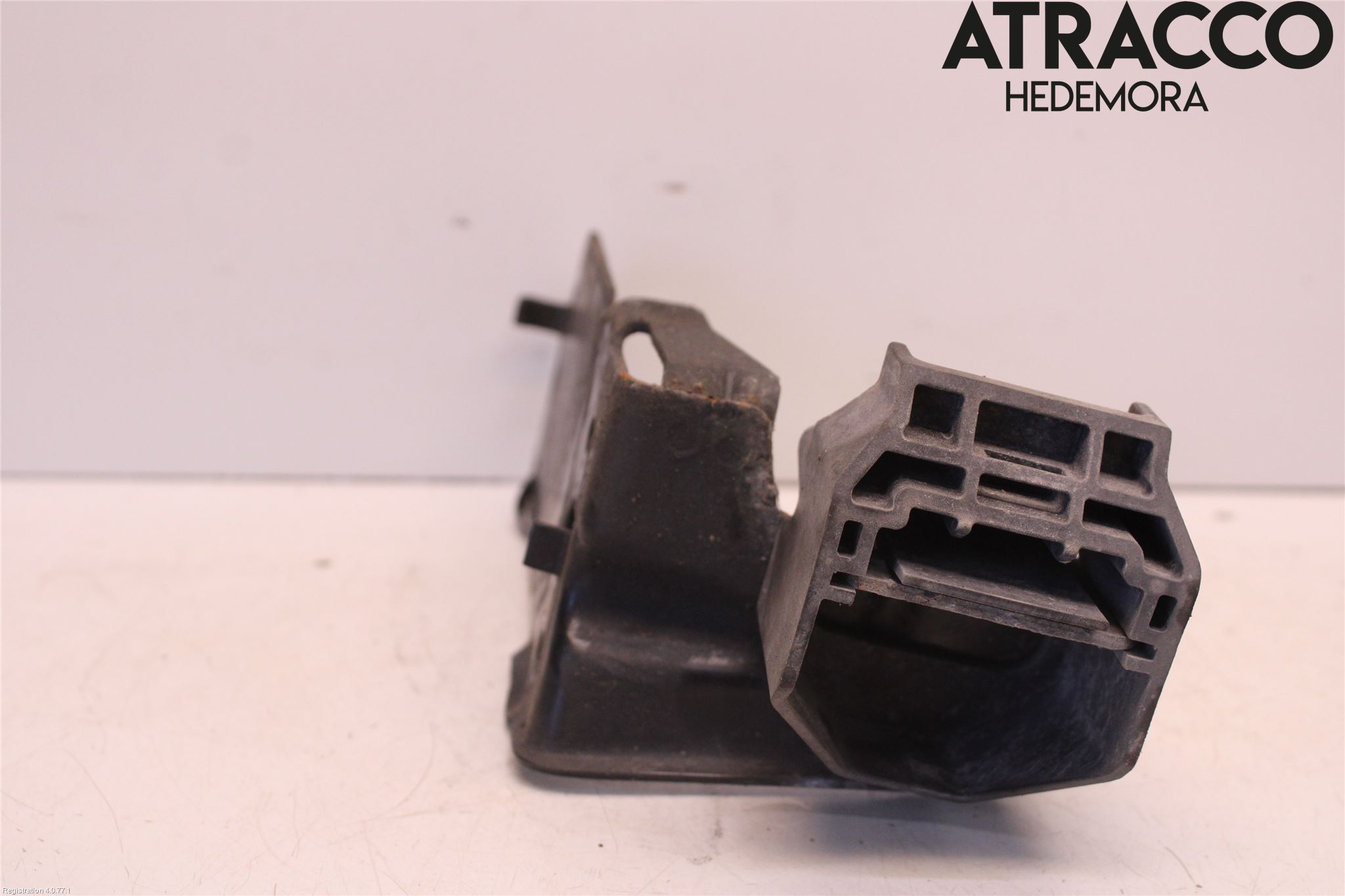 BMW 3 E90/91 SED/TOU 05-12 Kylarfäste-Ram-Balk