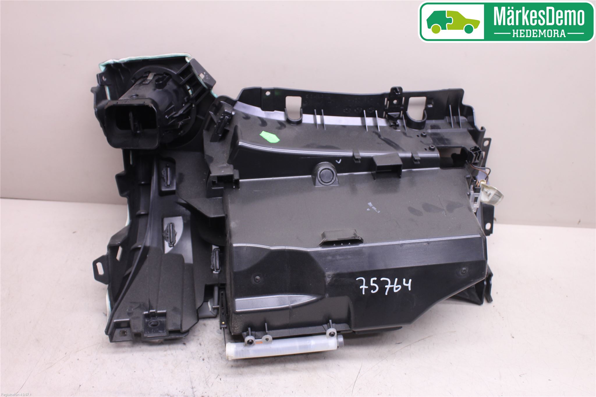 Mercedes-Benz MB CLS (C219) 03-11 Handskfack