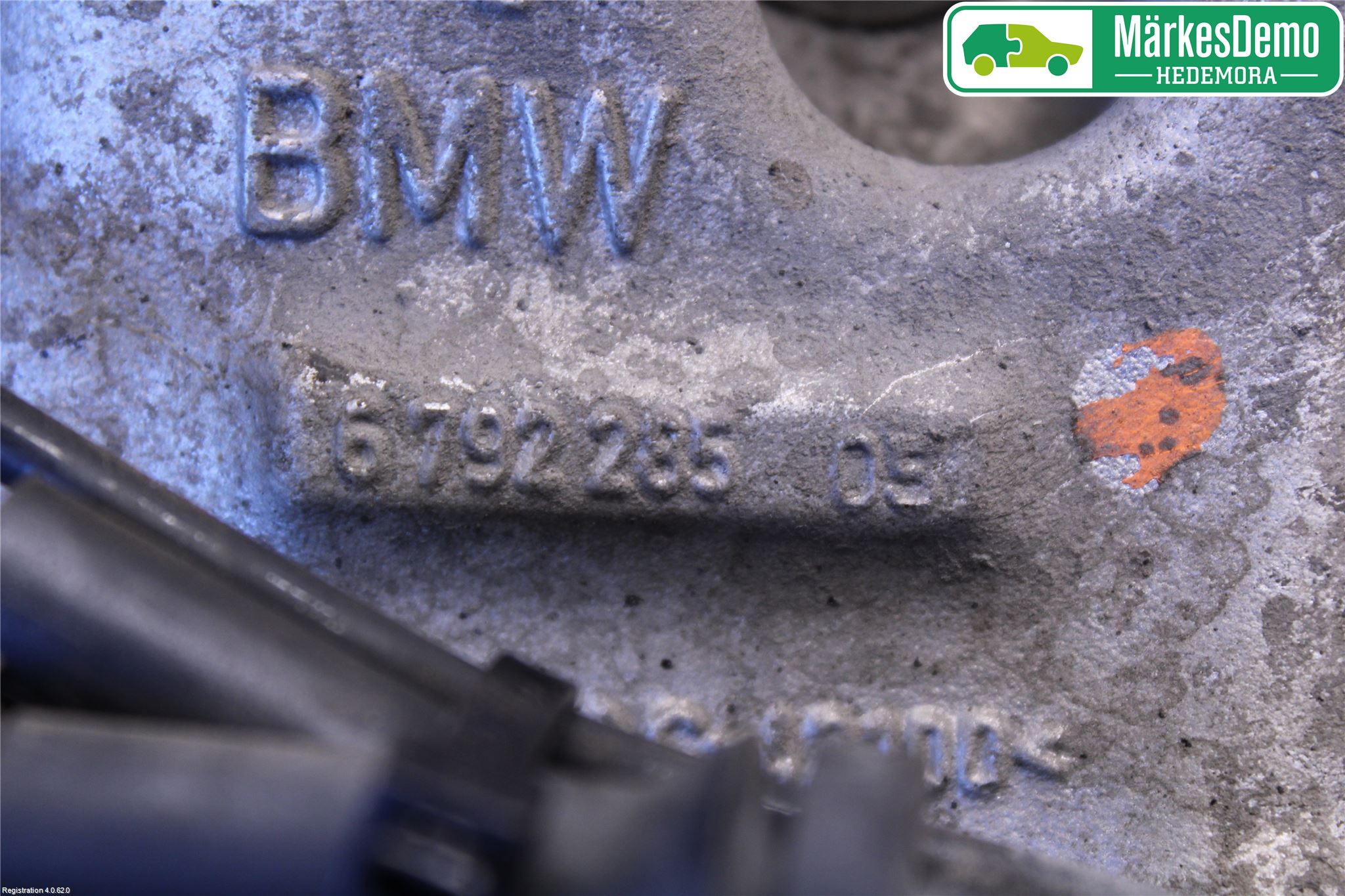 BMW 1 F20/F21 11-19 Styrspindel Lagerhus Vä