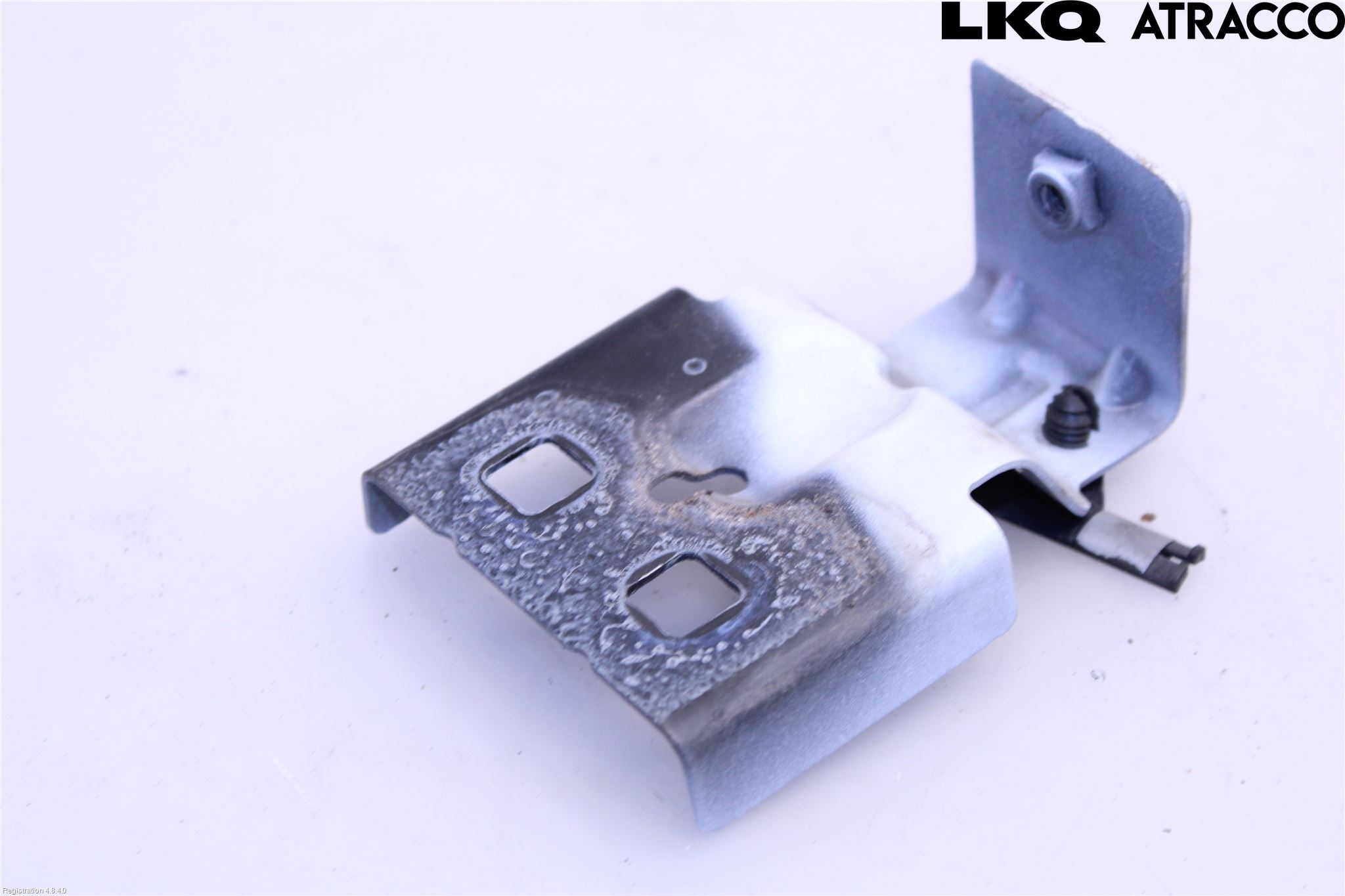 Jaguar E-PACE 17- Skärmfäste Fram Hö