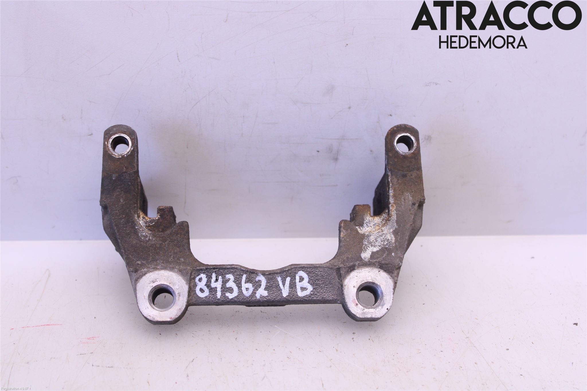 Volvo V90 17->> Bromsokshållare