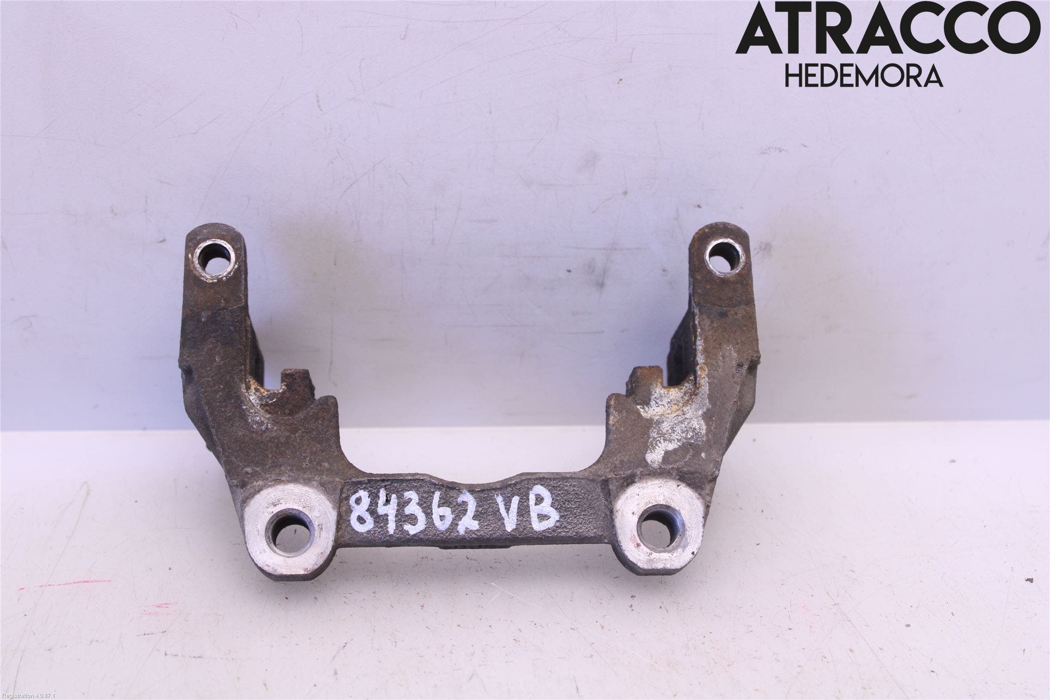 Volvo V90 17->> Bromsokshållare