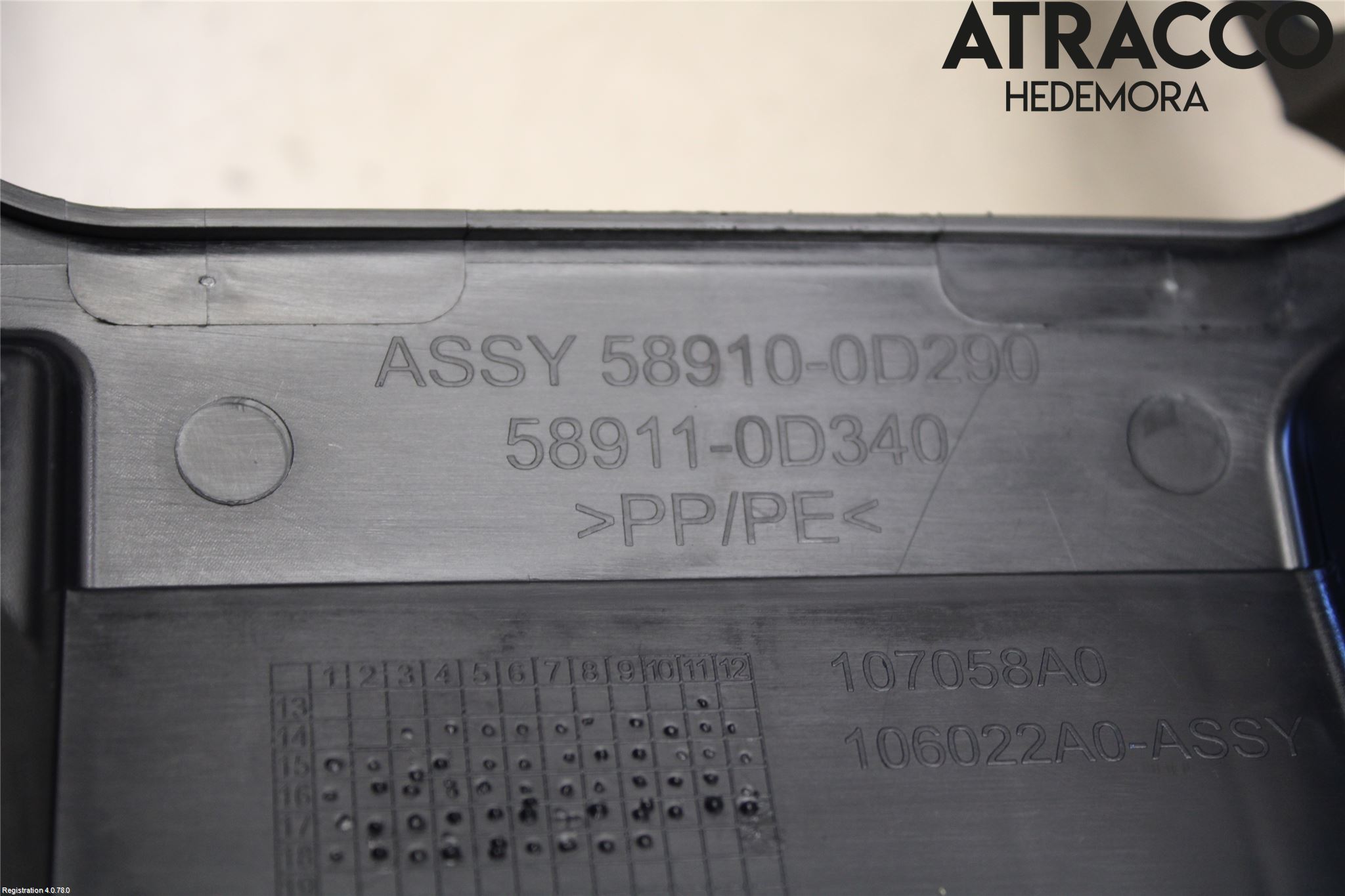 Toyota YARIS XP130 15-20 Instrumentkonsoll Mitt