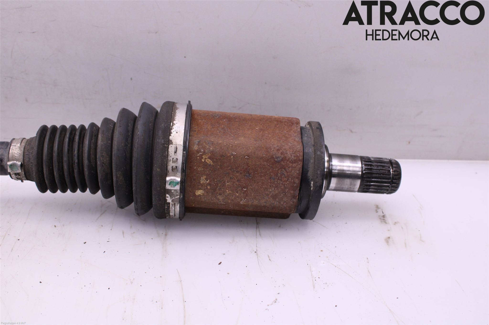 BMW 1 F20/F21 11-19 Drivaxel Fram Vänster