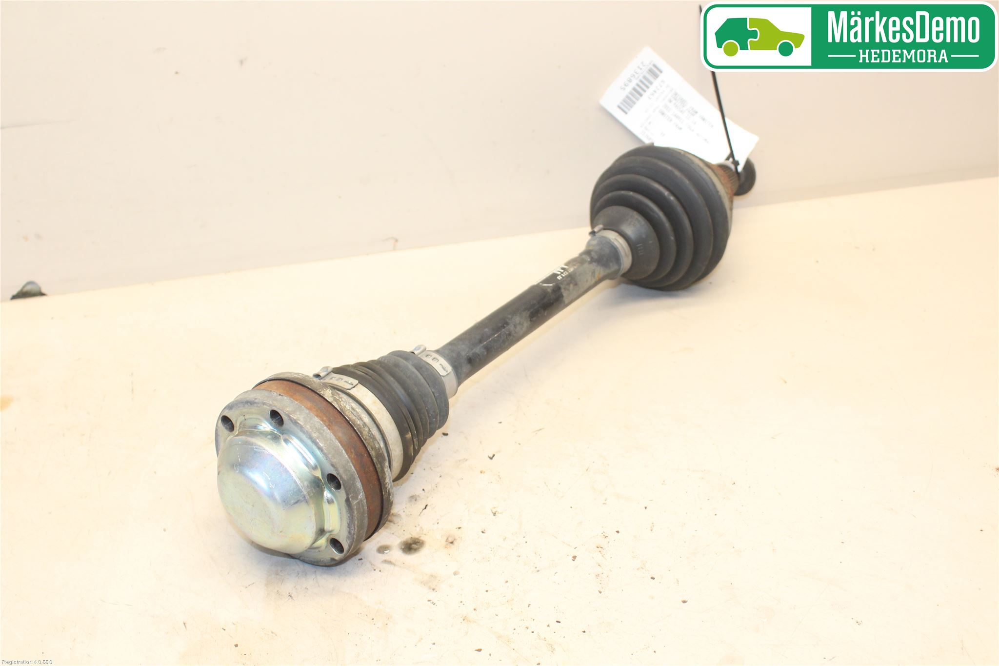 Volkswagen VW PASSAT 11-14 Drivaxel Fram Vänster