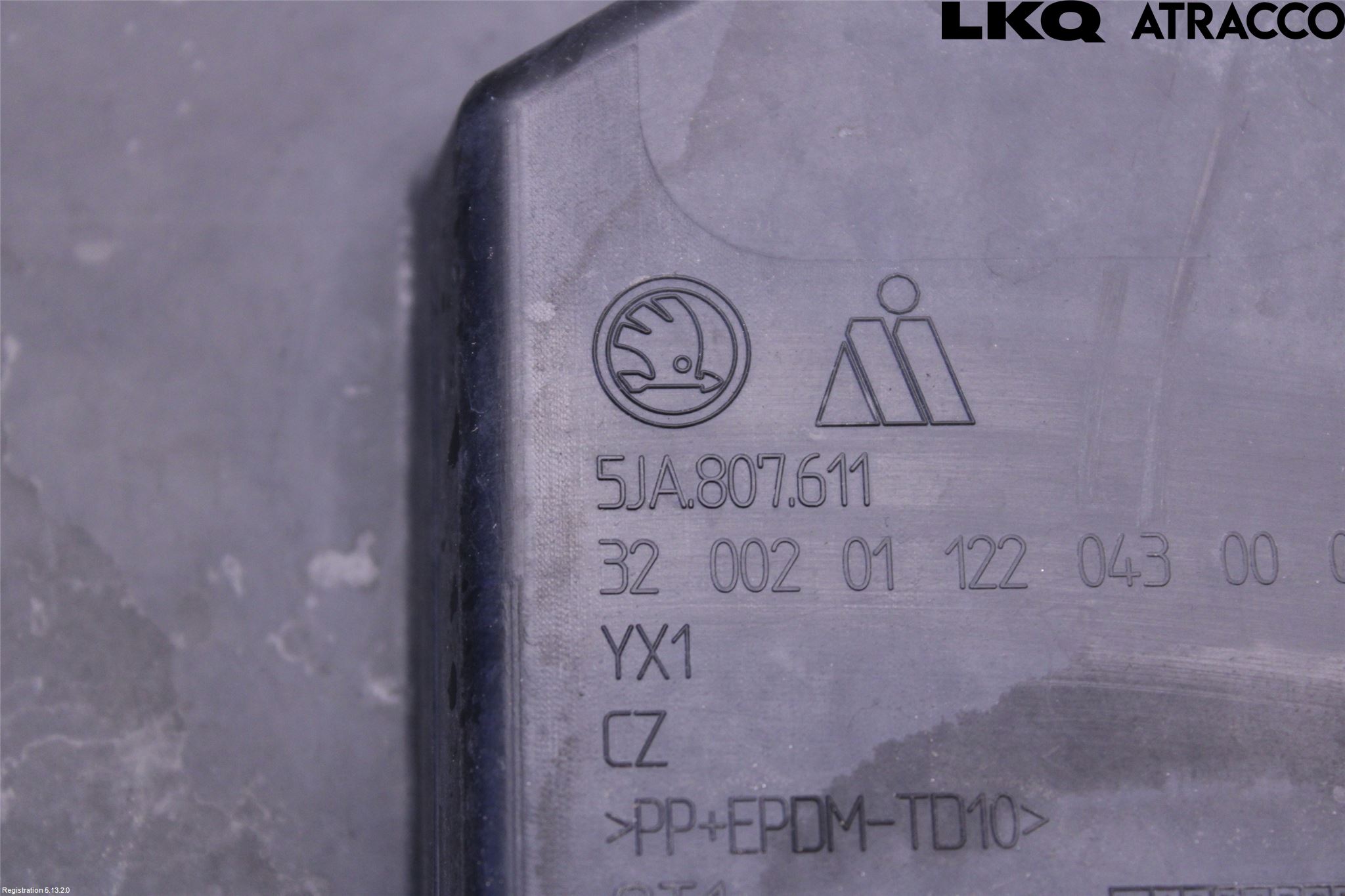 Skoda RAPID Täckplast Front