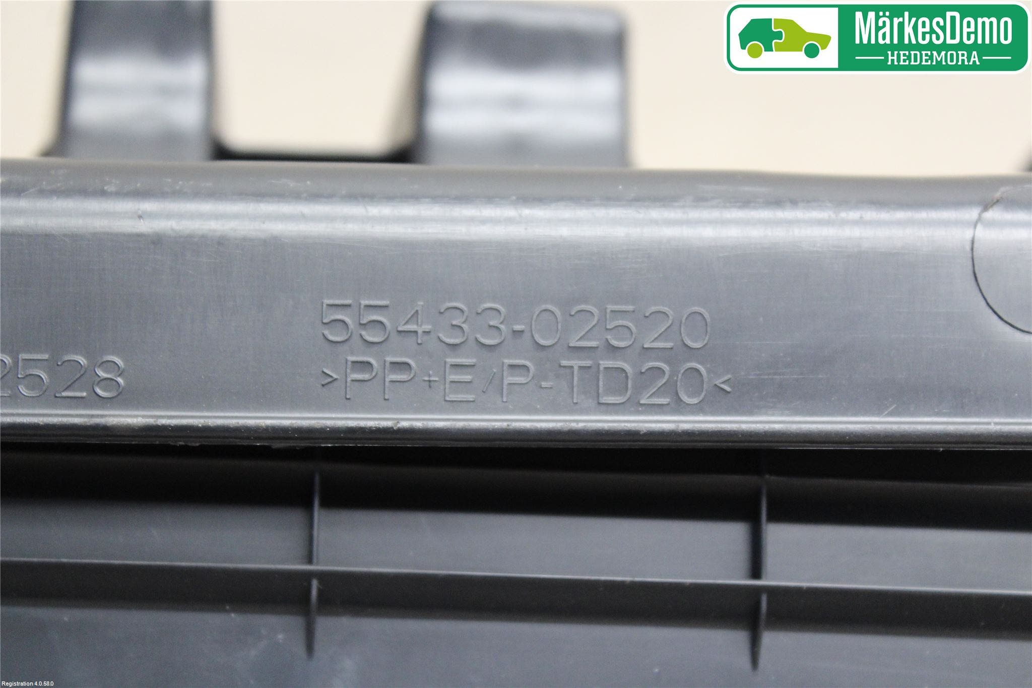 Toyota COROLLA 19- Handskfack