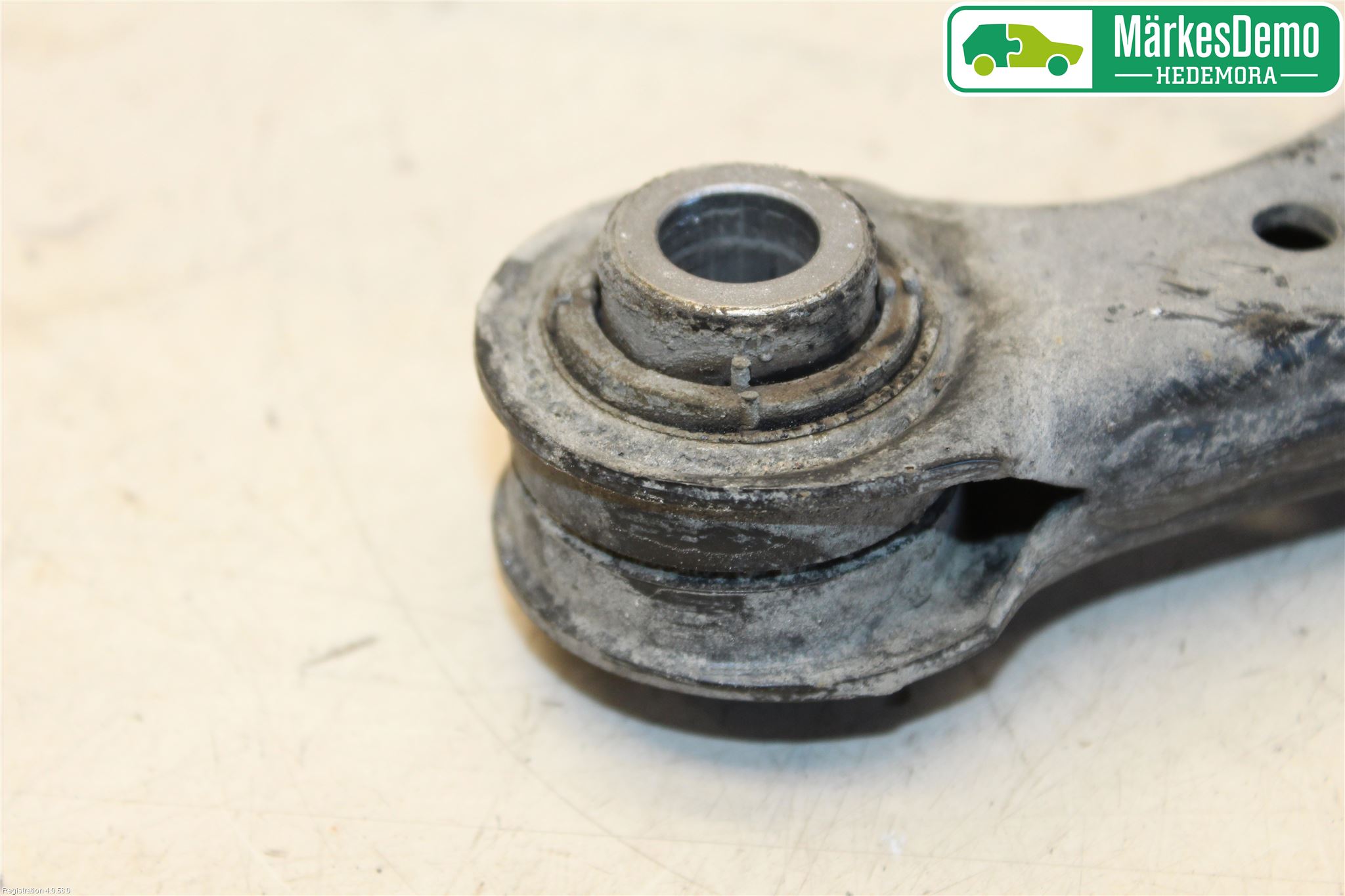 Skoda SUPERB 16-24 Bärarm Bak Övre Vänster