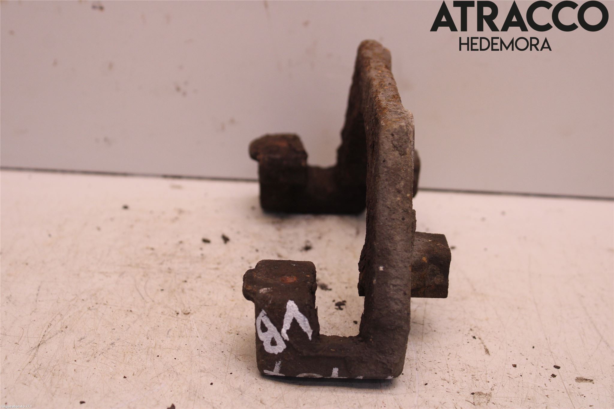 BMW X5 E53     99-06 Bromsokshållare