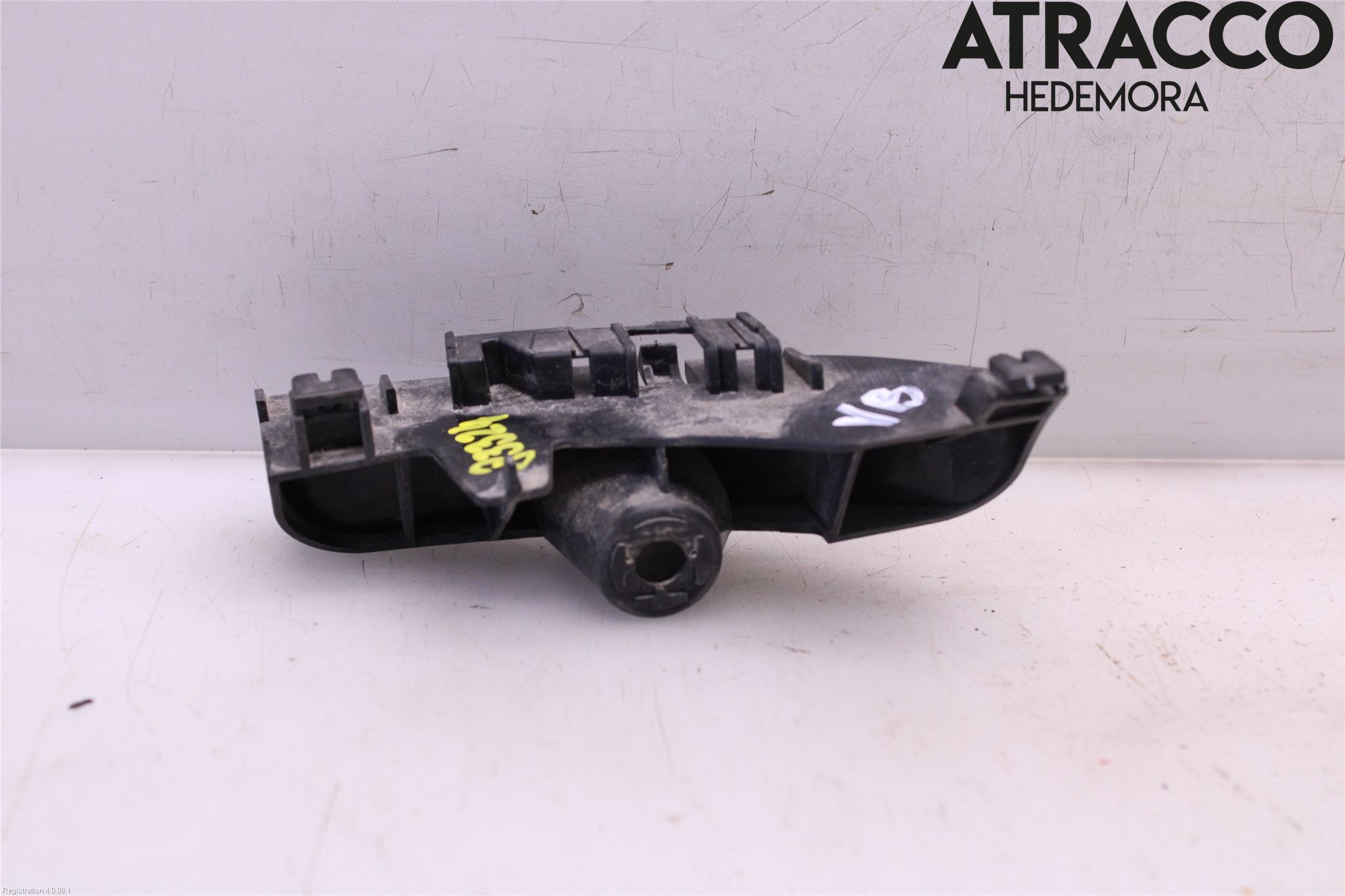 Lexus CT 200h Stötfångarfäste Bak Vä