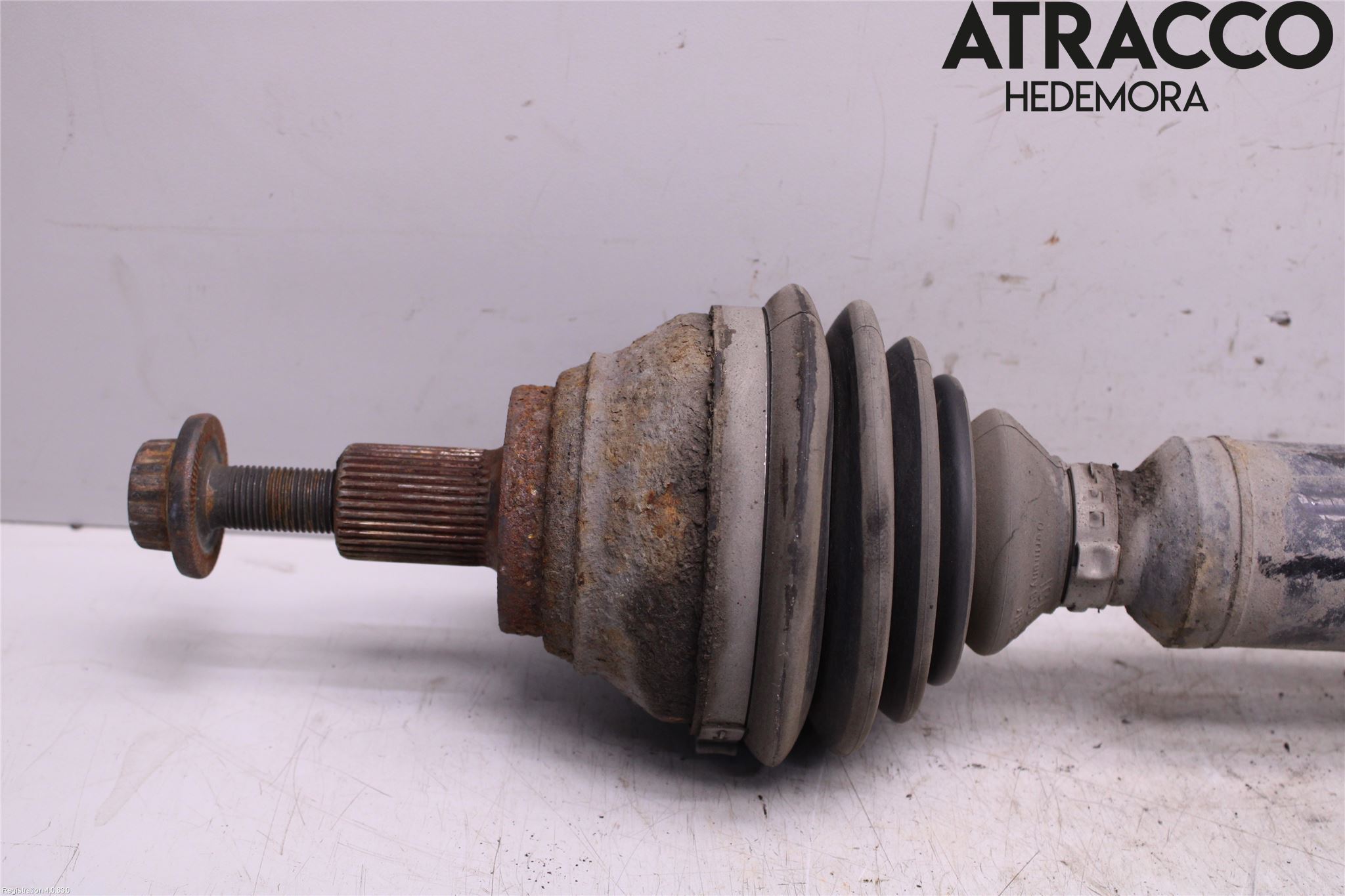 Volkswagen VW PASSAT 05-11 Drivaxel Fram Höger