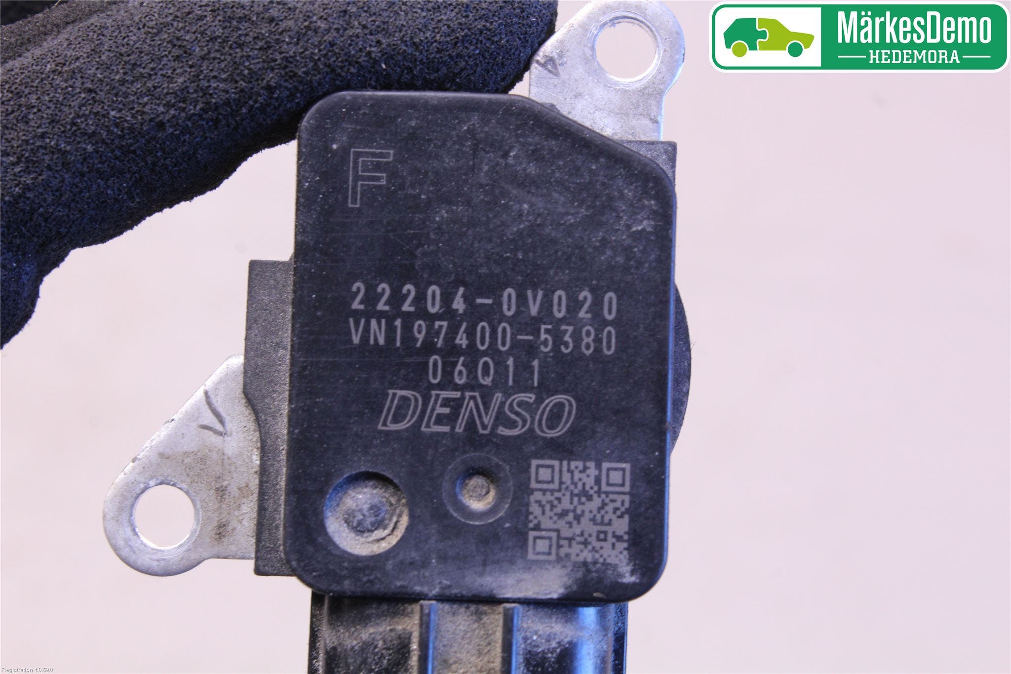 Toyota YARIS XP130 12-14 Injluftmassamätare