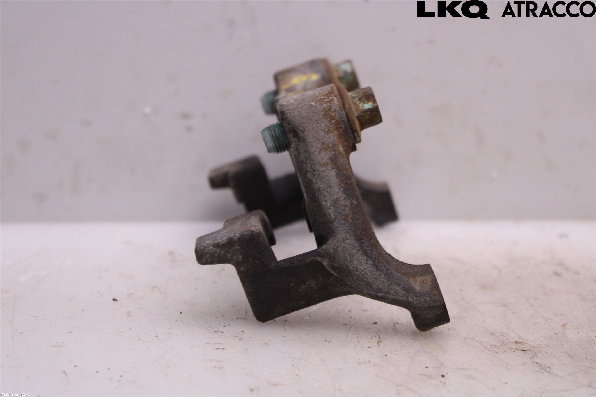 Mazda CX-30 20- Bromsokshållare