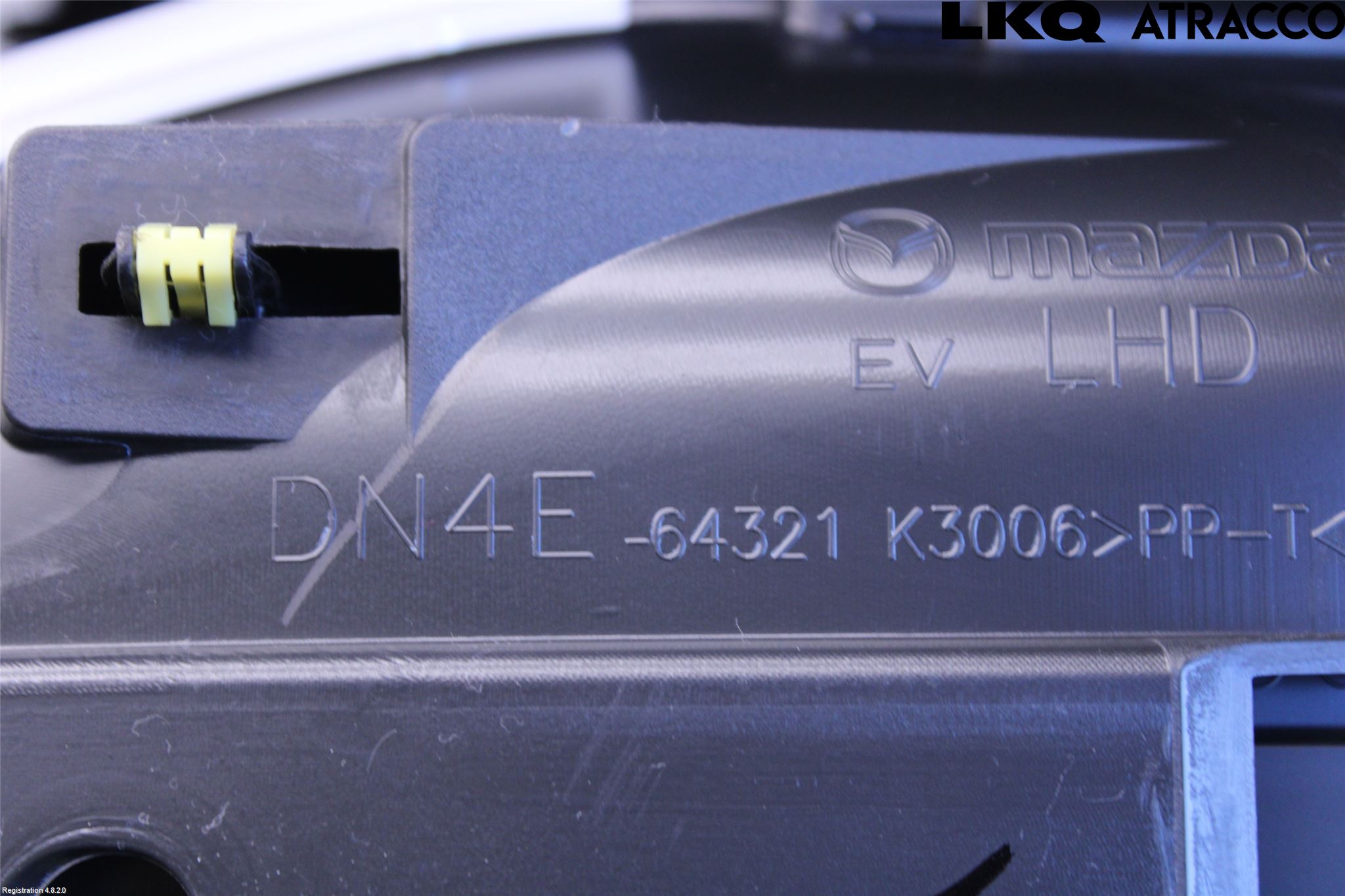 Mazda MX-30 20- Instrumentkonsoll Mitt