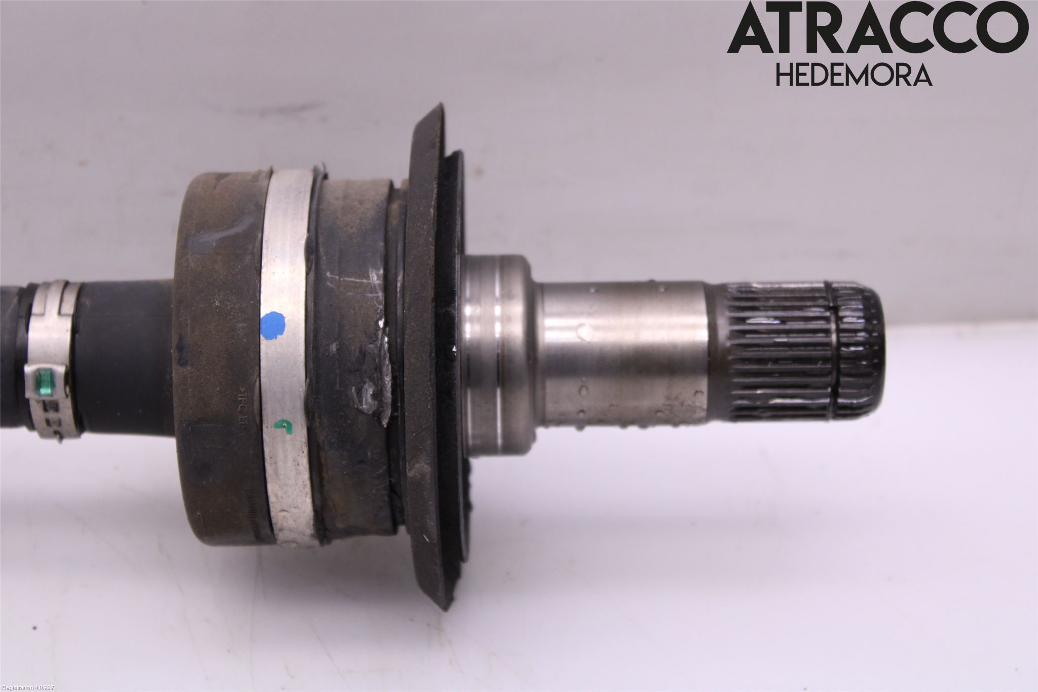 BMW 5 G30/G31/F90 17-23 Drivaxel Bak Vänster