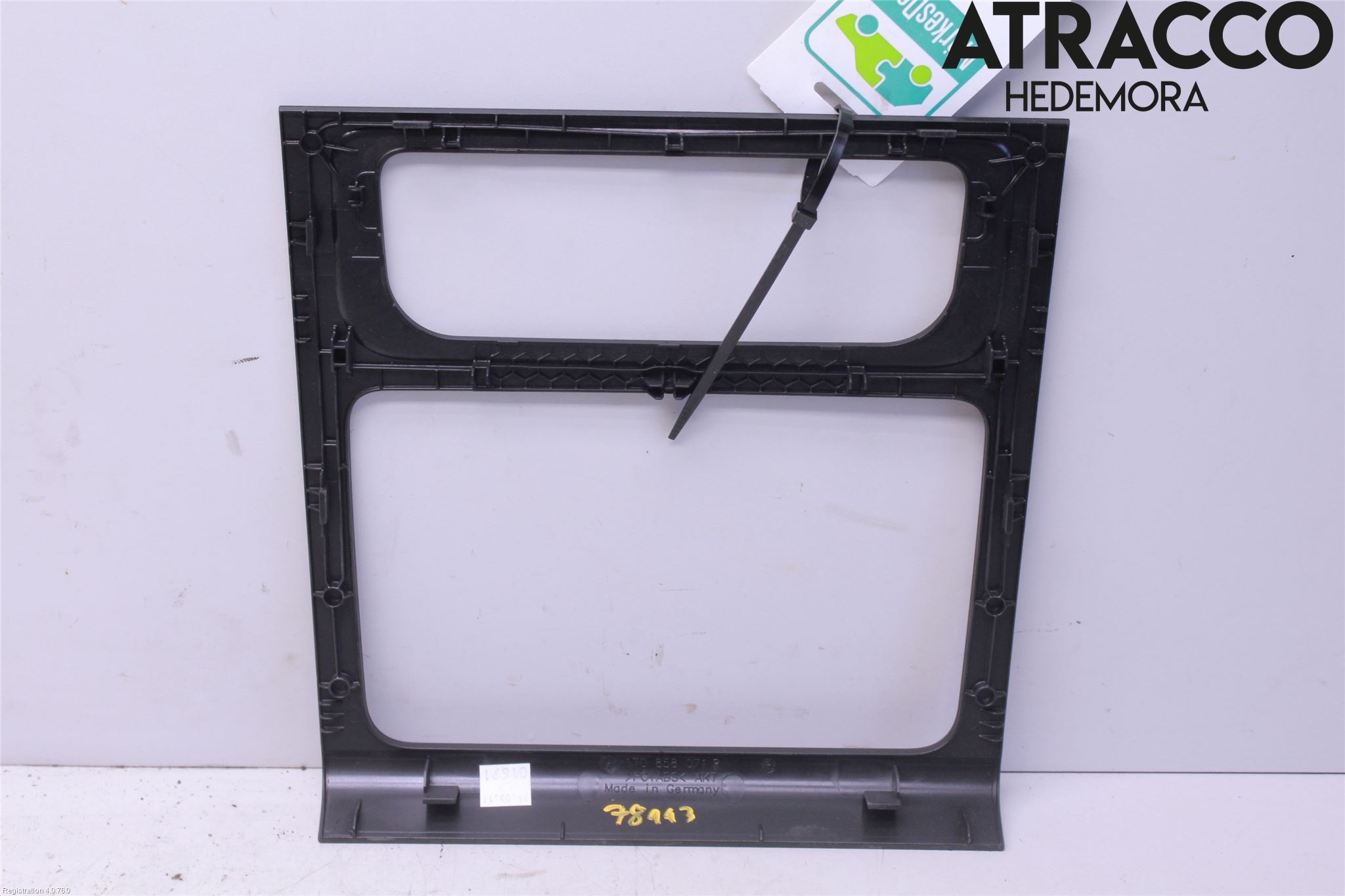 Volkswagen VW TOURAN 10-15 Instrument-Radio Sarg