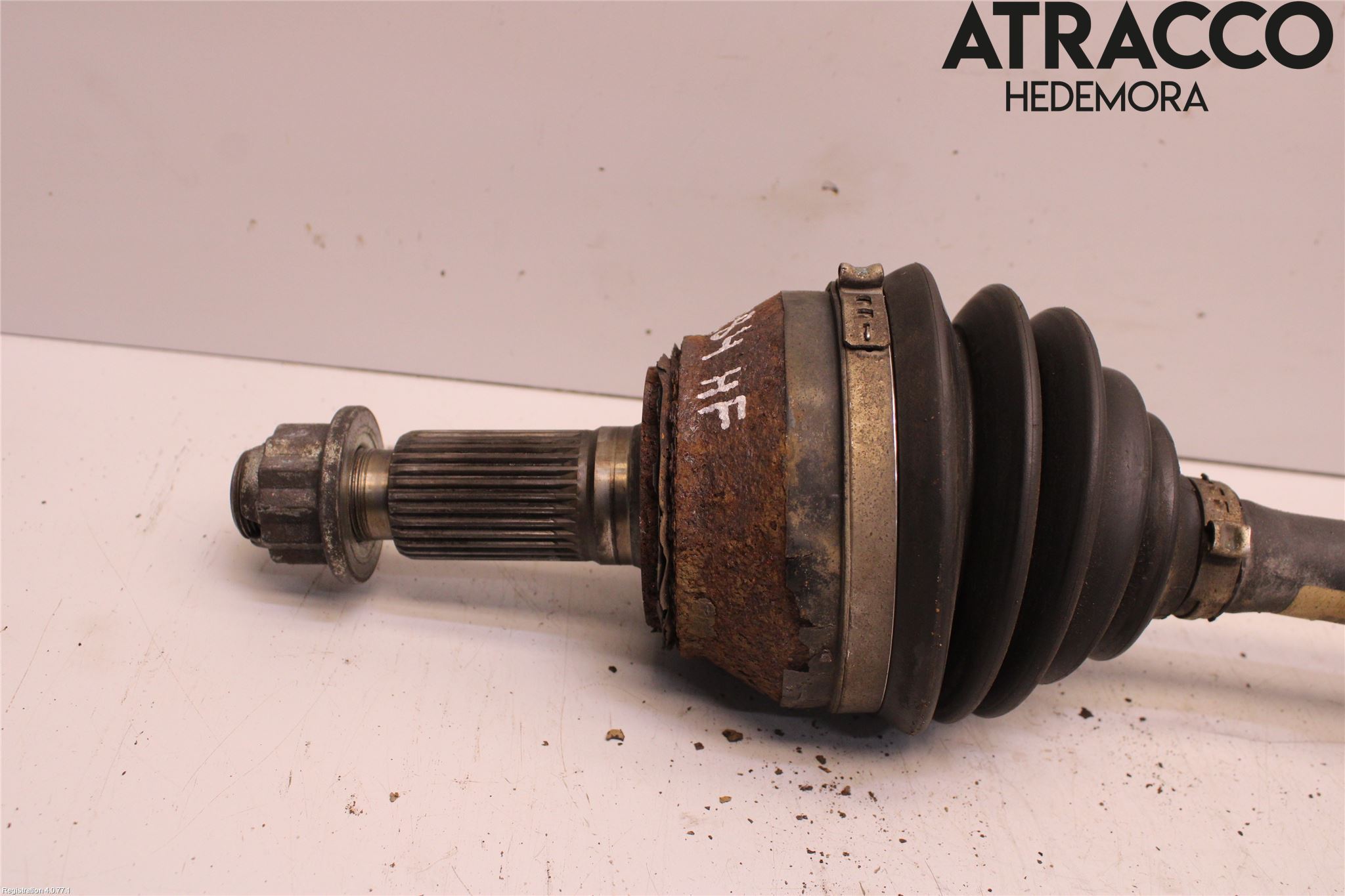 Porsche CAYENNE 03- Drivaxel Fram Höger