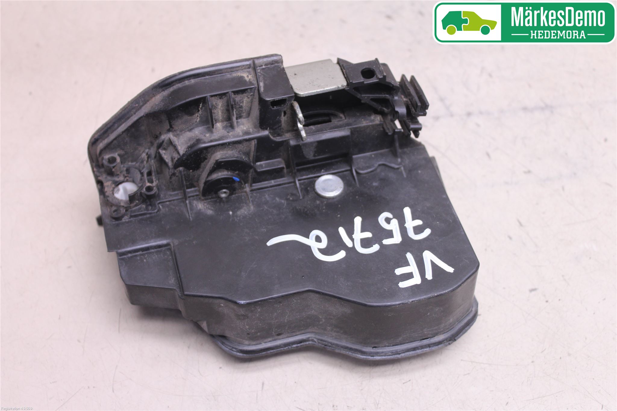 BMW X3 E83     03-10 Låskista-Dörrlås