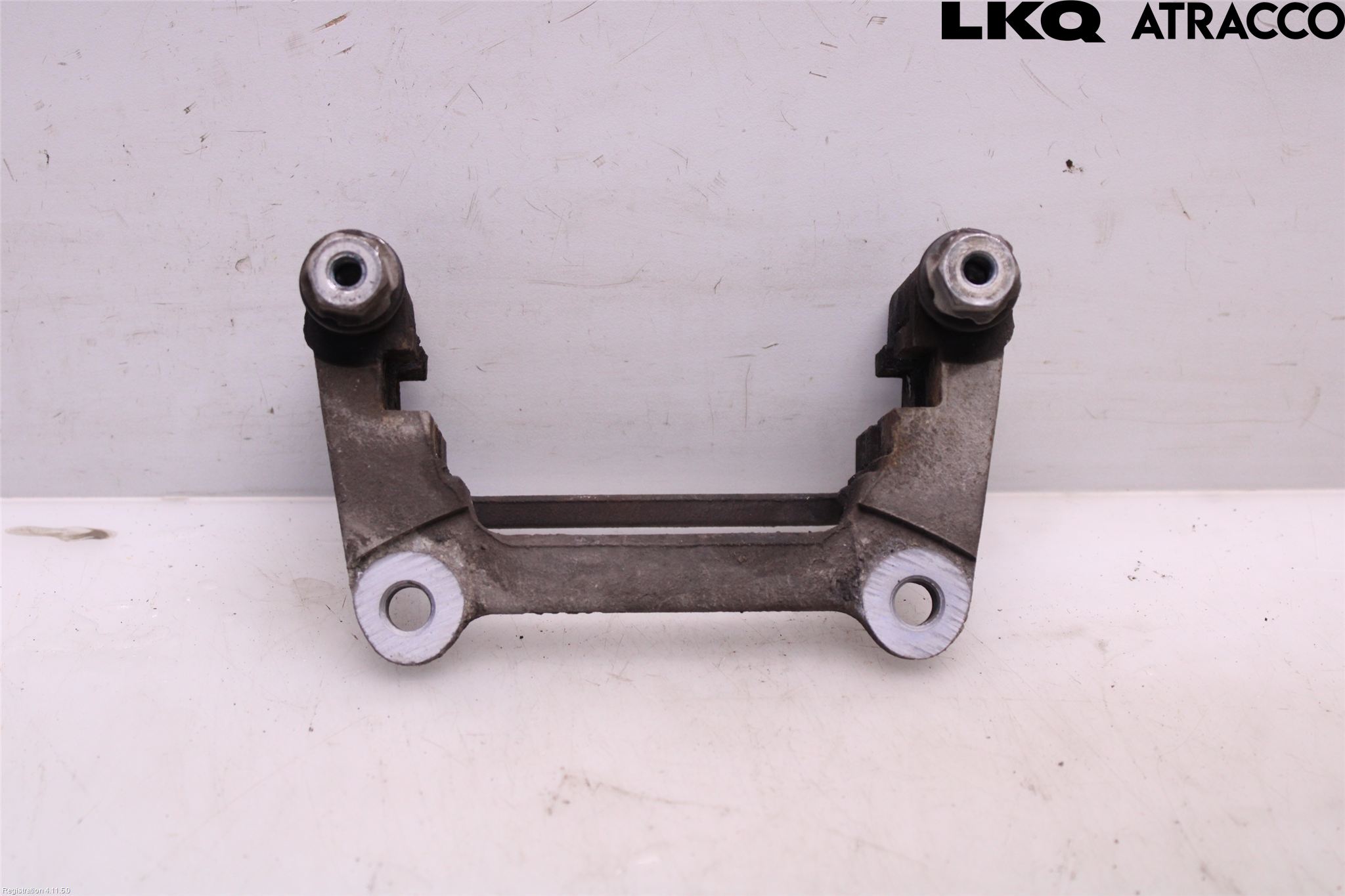 Audi A6 F2/C8 19- Bromsokshållare