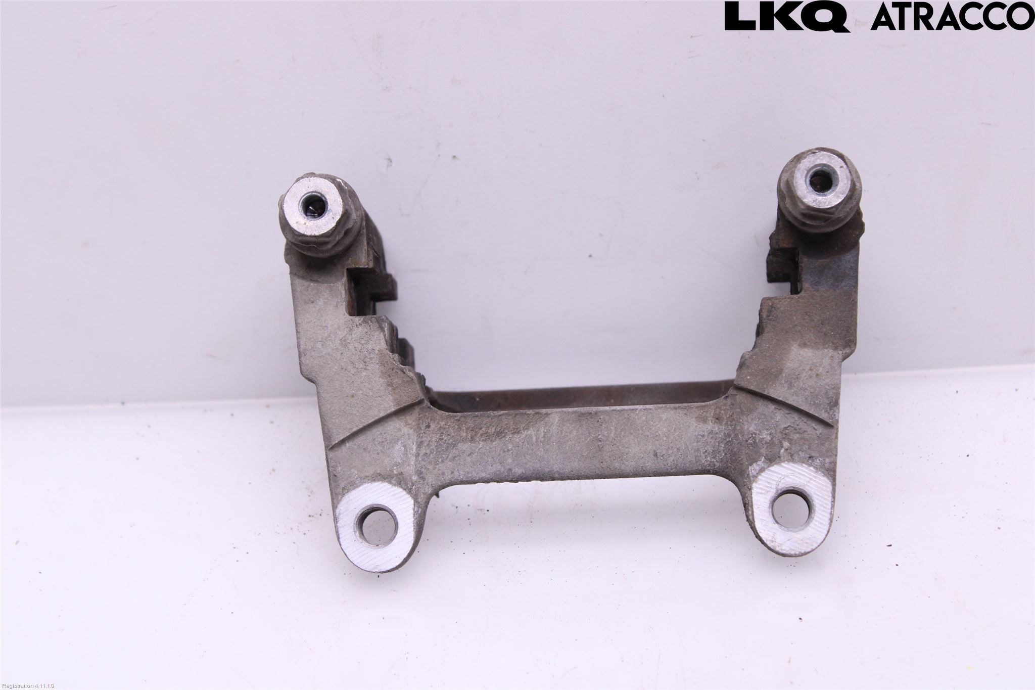 Audi A6 F2/C8 19- Bromsokshållare