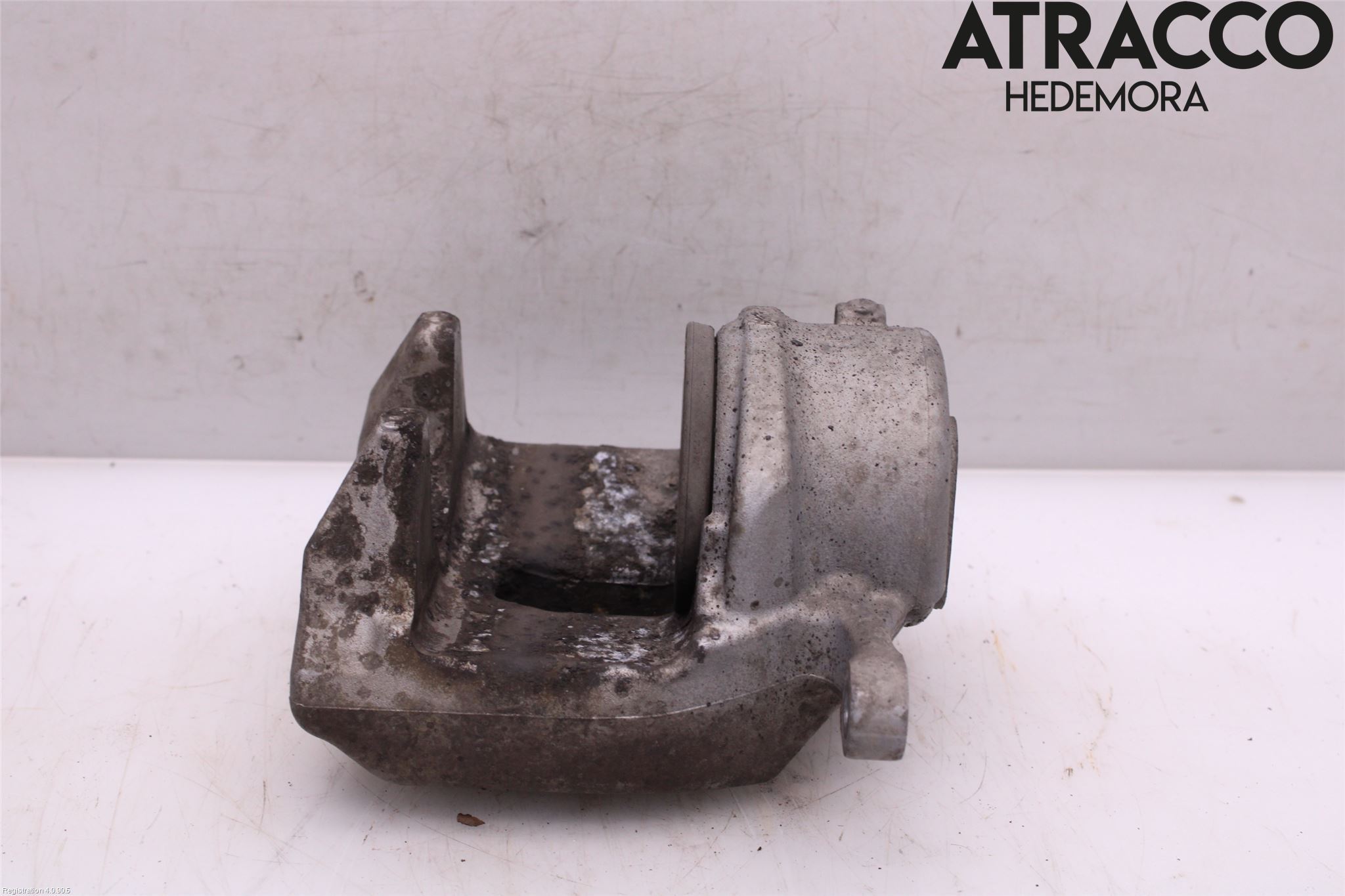 BMW 5 G30/G31/F90 17-23 Bromsok Fram Höger