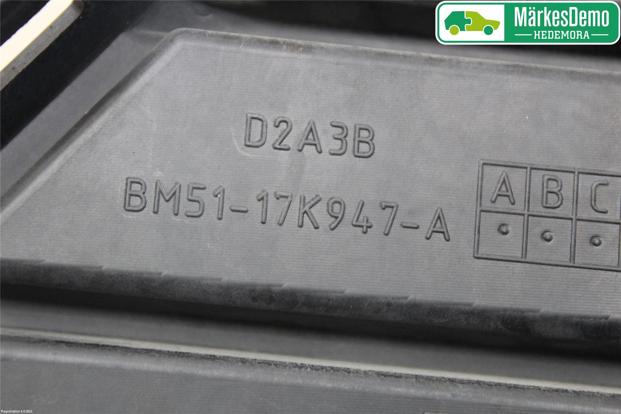 Ford FOCUS 11-14 Grilldel Vänster