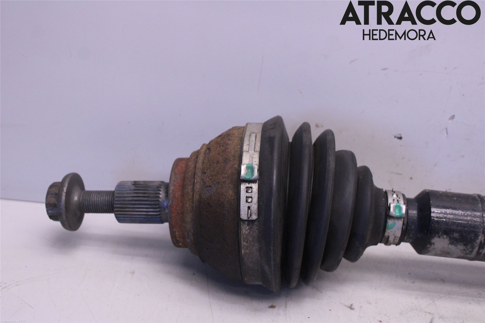 Volkswagen VW PASSAT 15-19 Drivaxel Fram Höger