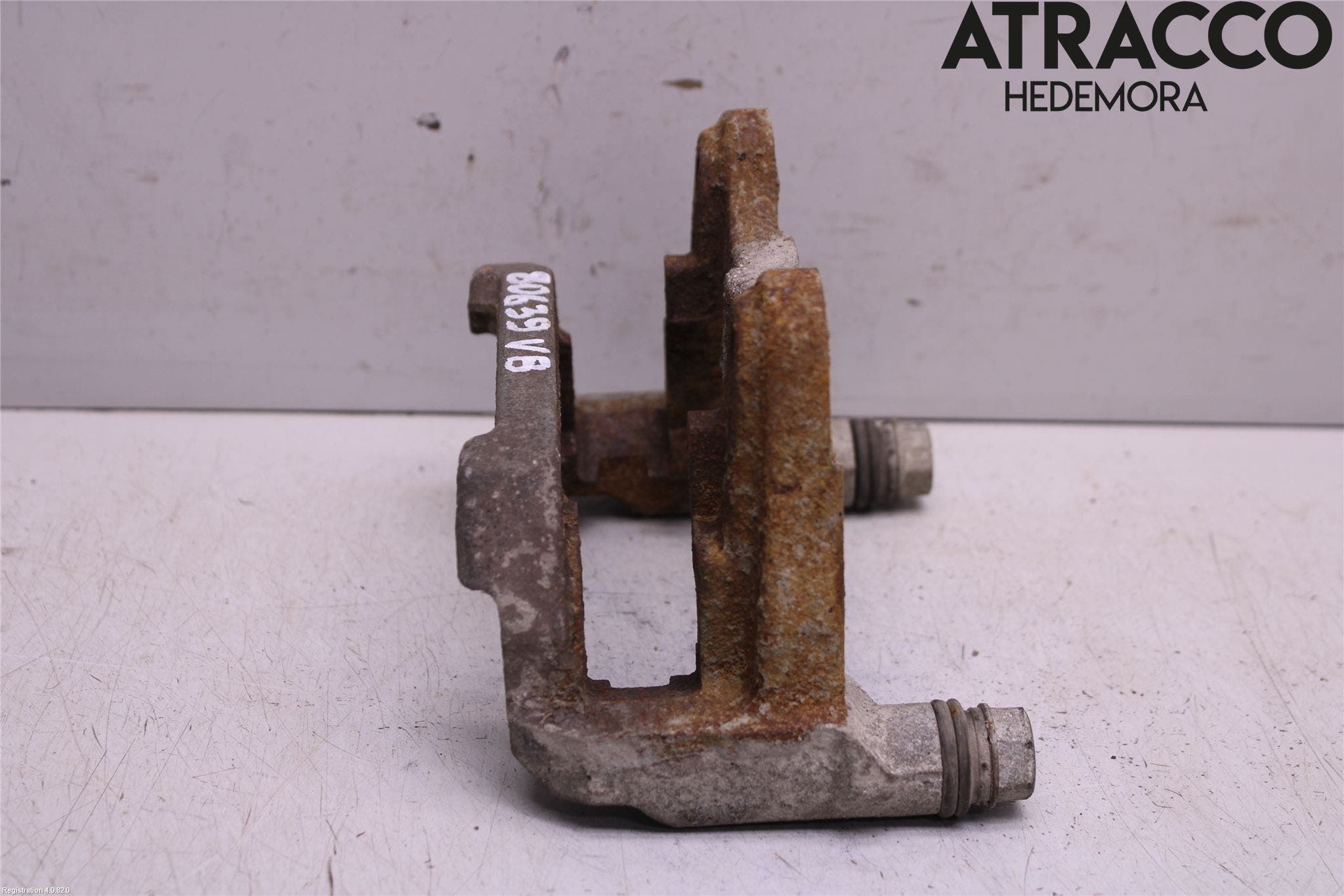 Toyota RAV4 19- Bromsokshållare