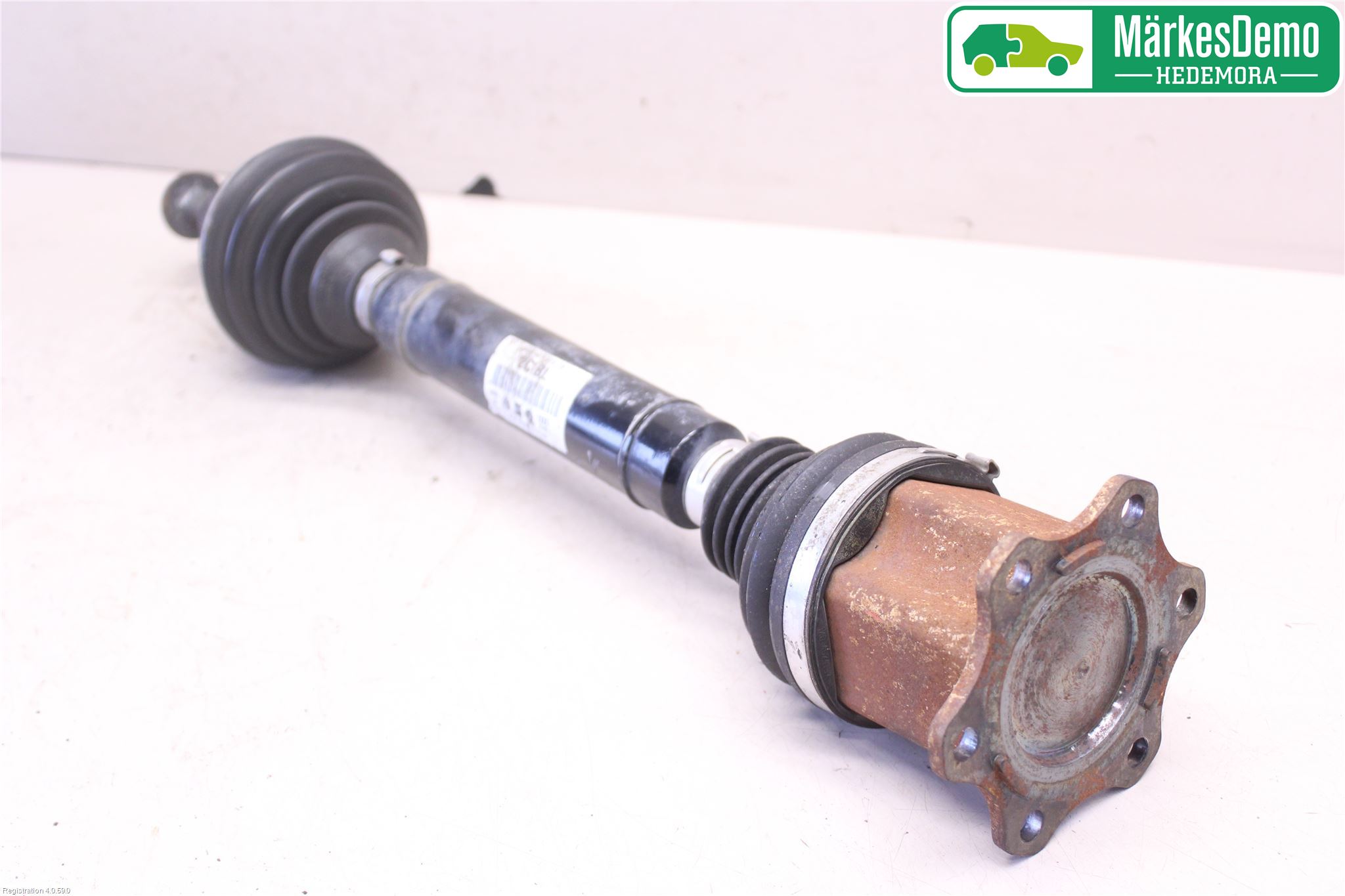 Volkswagen VW PASSAT 11-14 Drivaxel Fram Höger