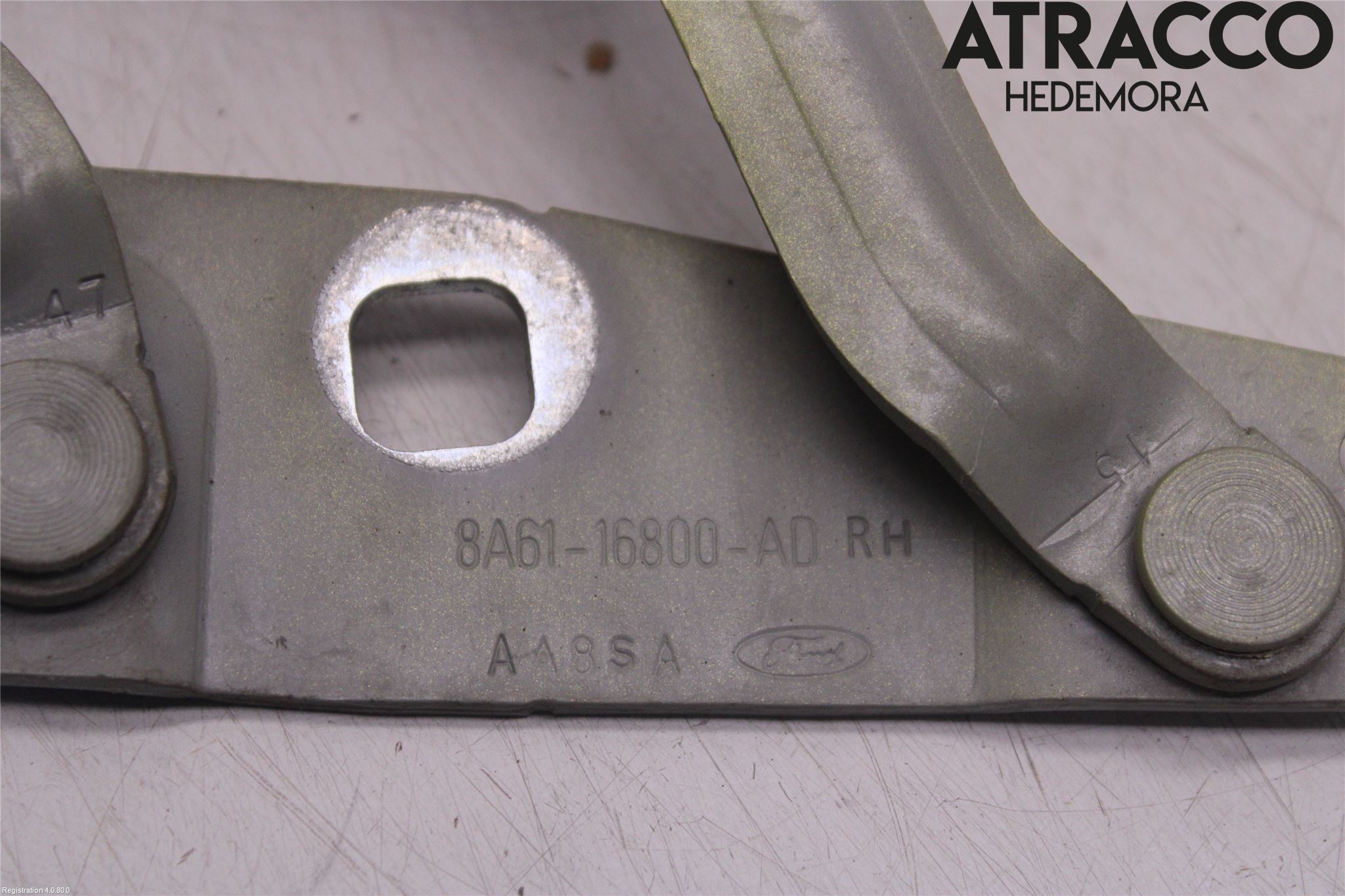 Ford FIESTA 13-17 Huvgångjärn