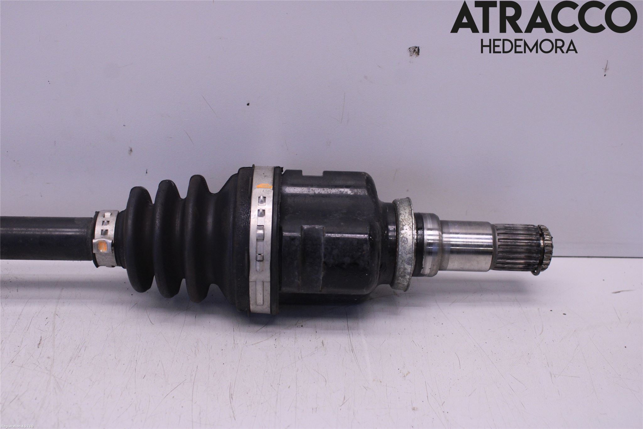 Toyota YARIS XP130 15-20 Drivaxel Fram Vänster