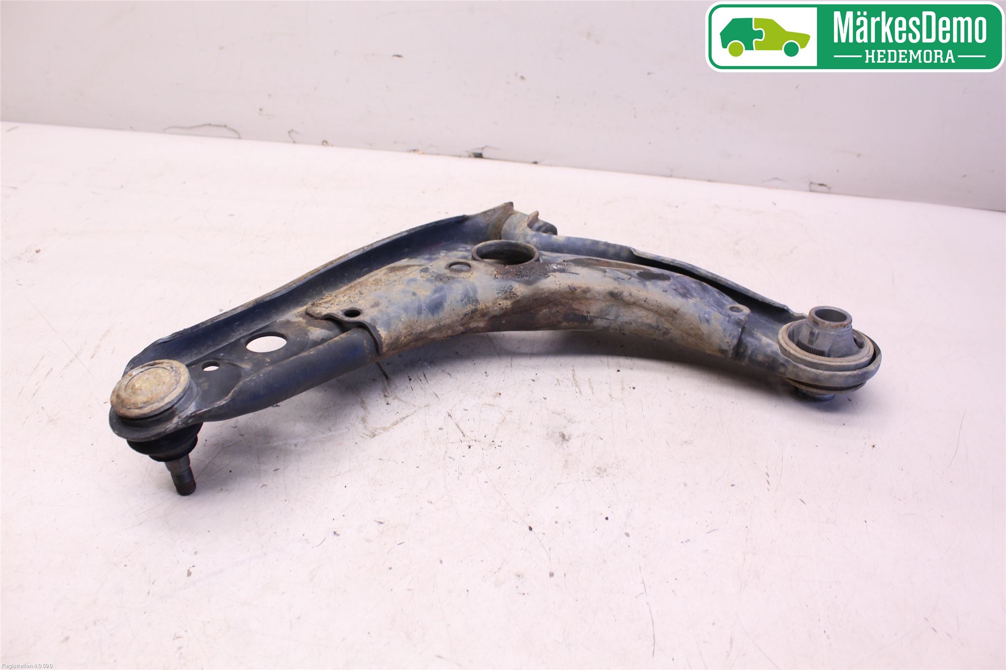 Toyota YARIS XP130 15-20 Bärarm Fram Undre Hö