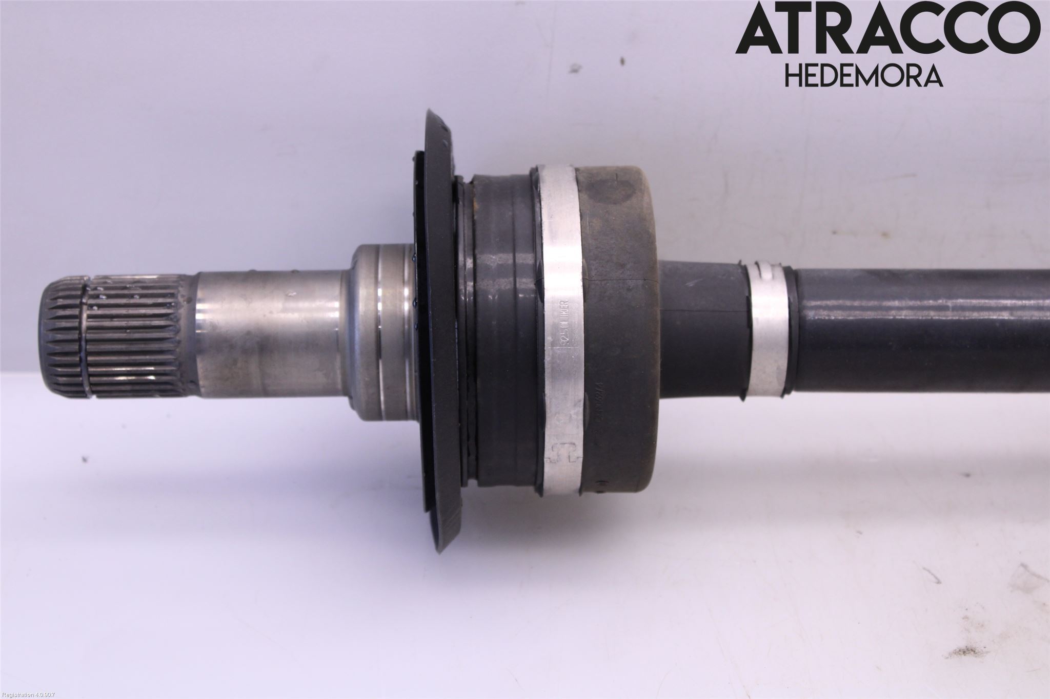 BMW 5 G30/G31/F90 17-23 Drivaxel Bak Höger
