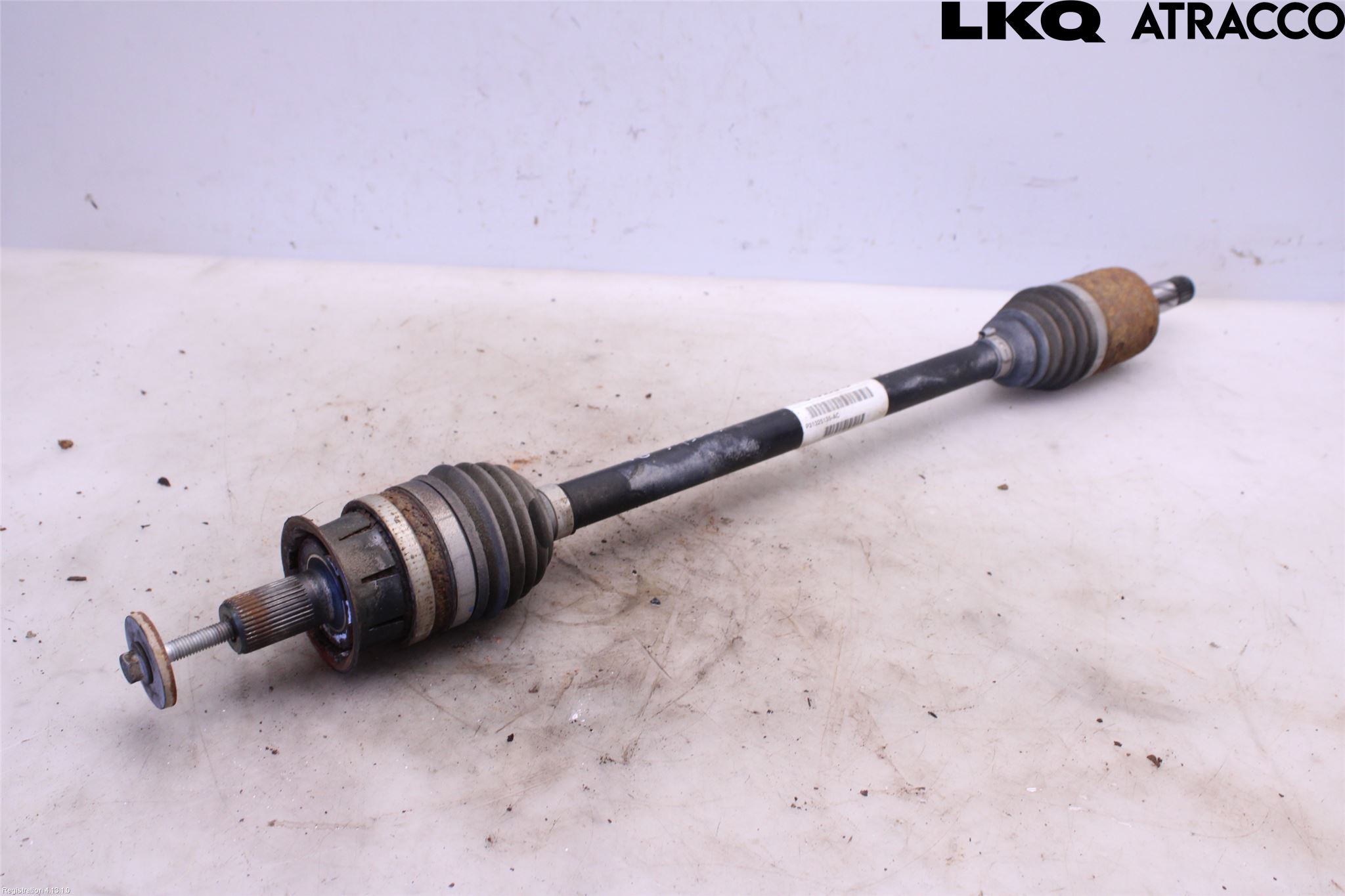 Volvo V60 CROSS COUNTRY 16-18 Drivaxel Bak Höger