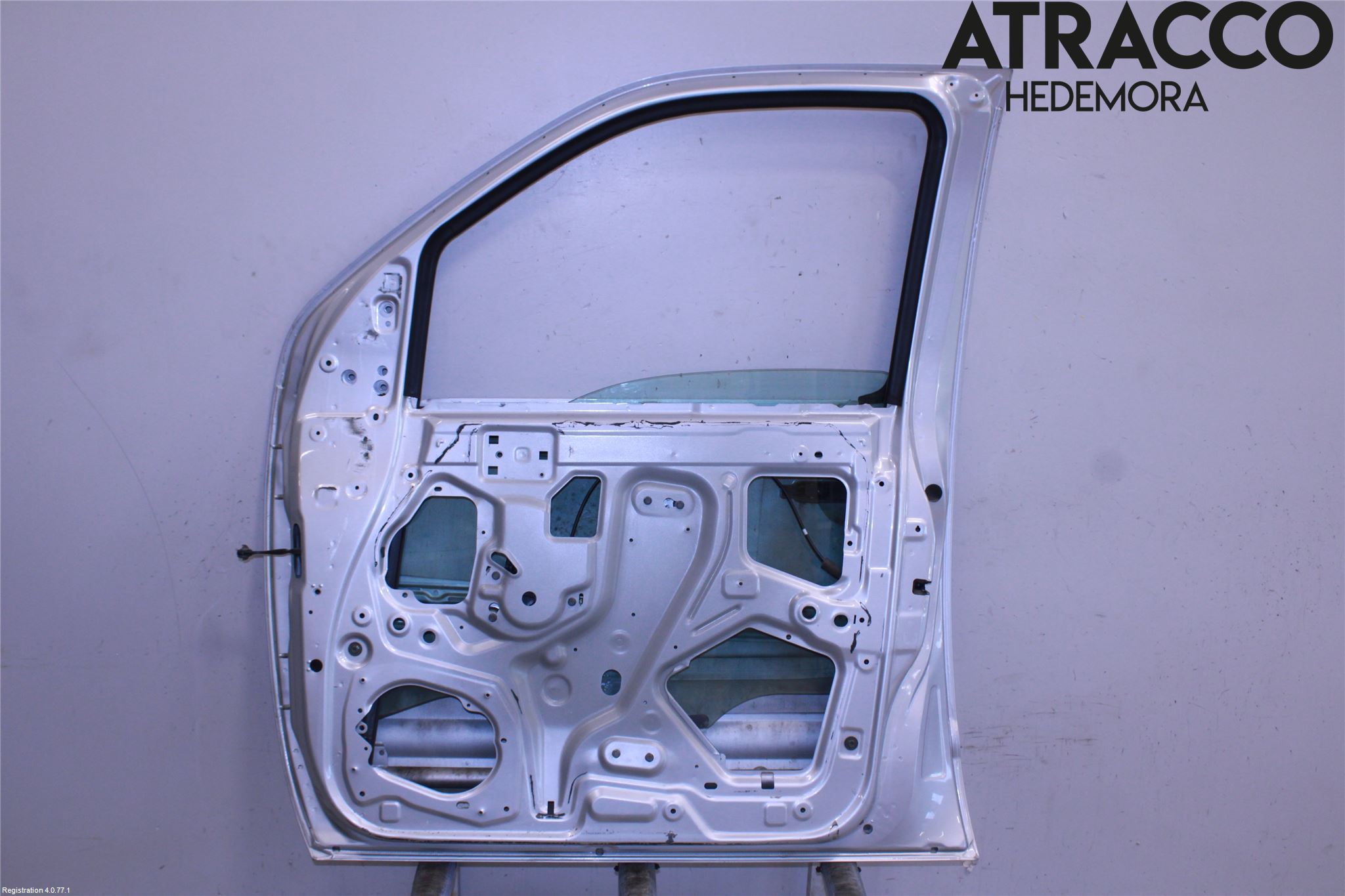 Nissan NAVARA 05-16 Dörr Fram Höger