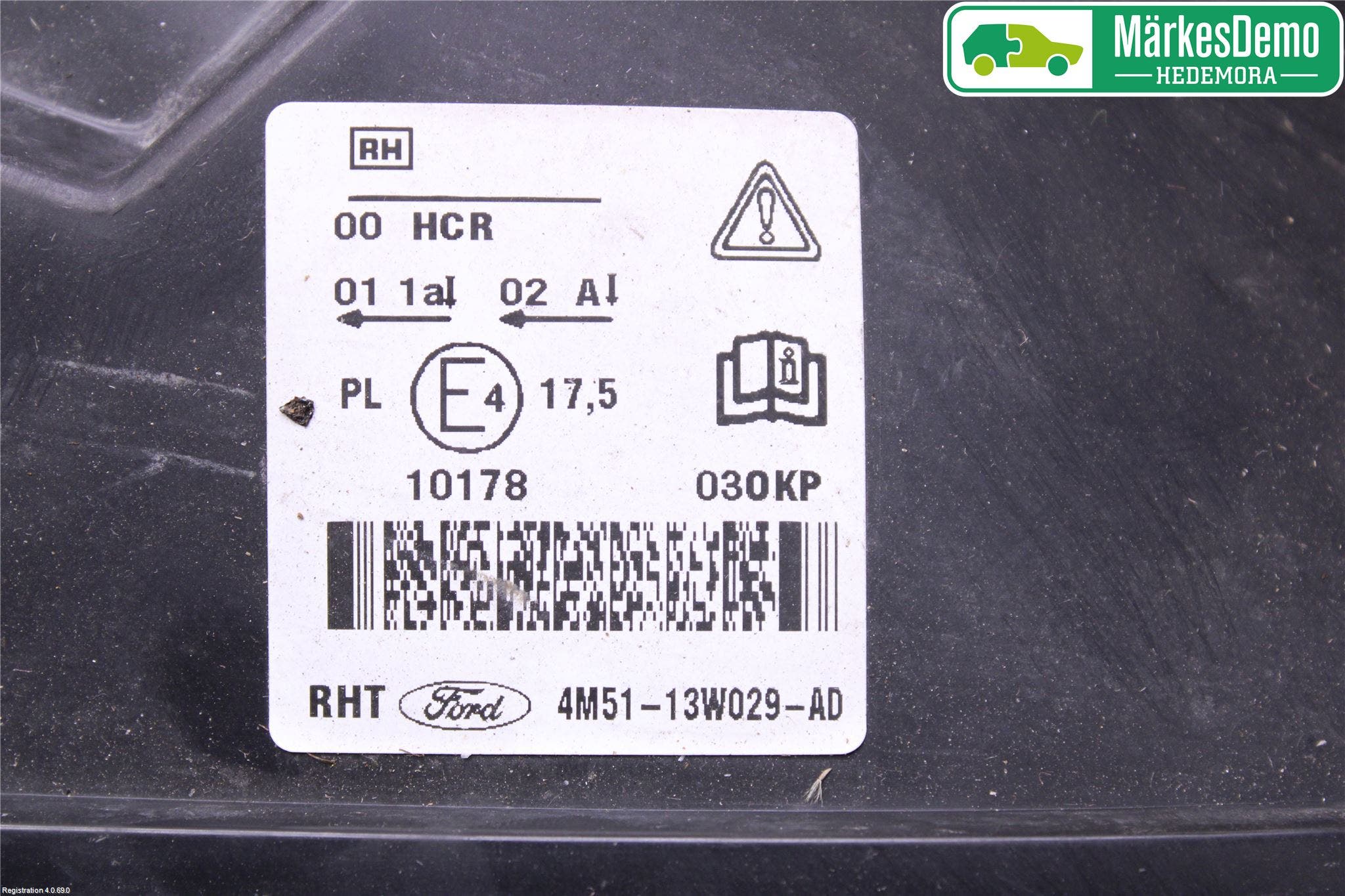 Ford FOCUS 04-07 Strålkastare Höger