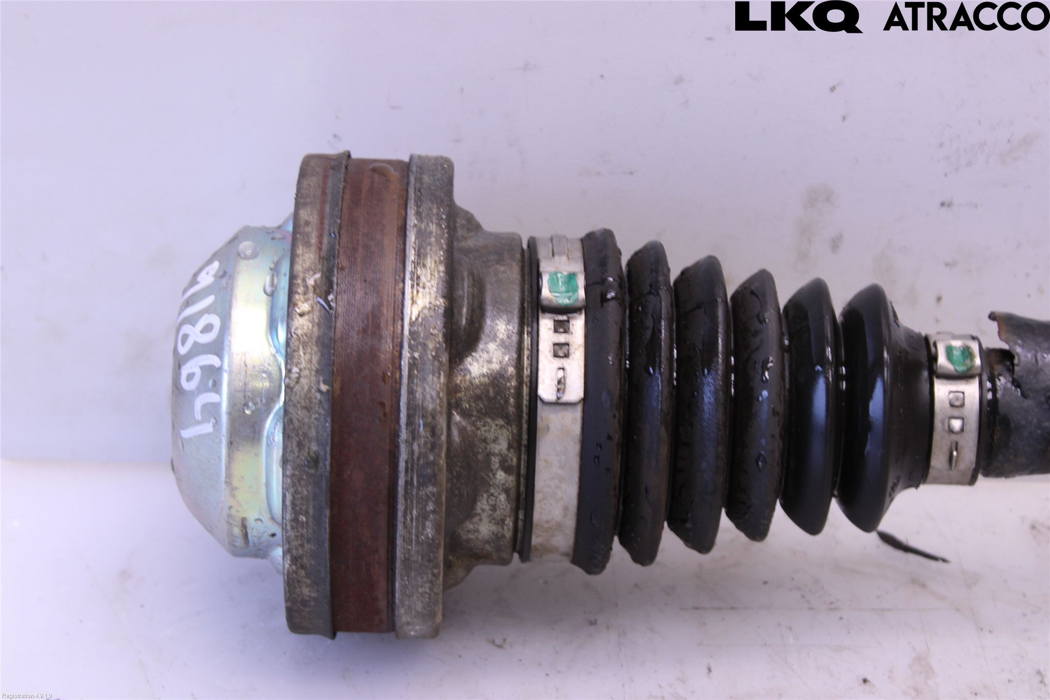 Volkswagen VW PASSAT 11-14 Drivaxel Fram Vänster