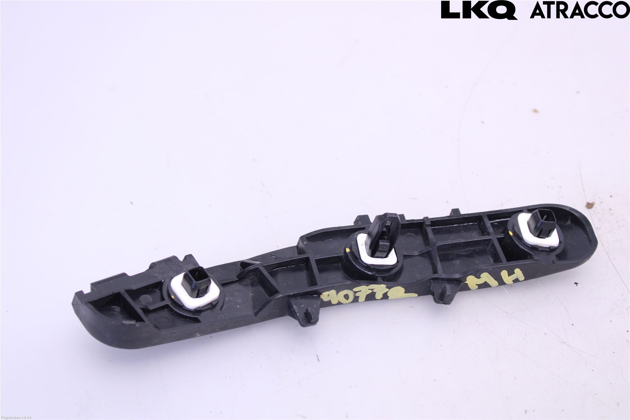 Toyota AVENSIS 09-15 Stötfångarfäste Bak Hö