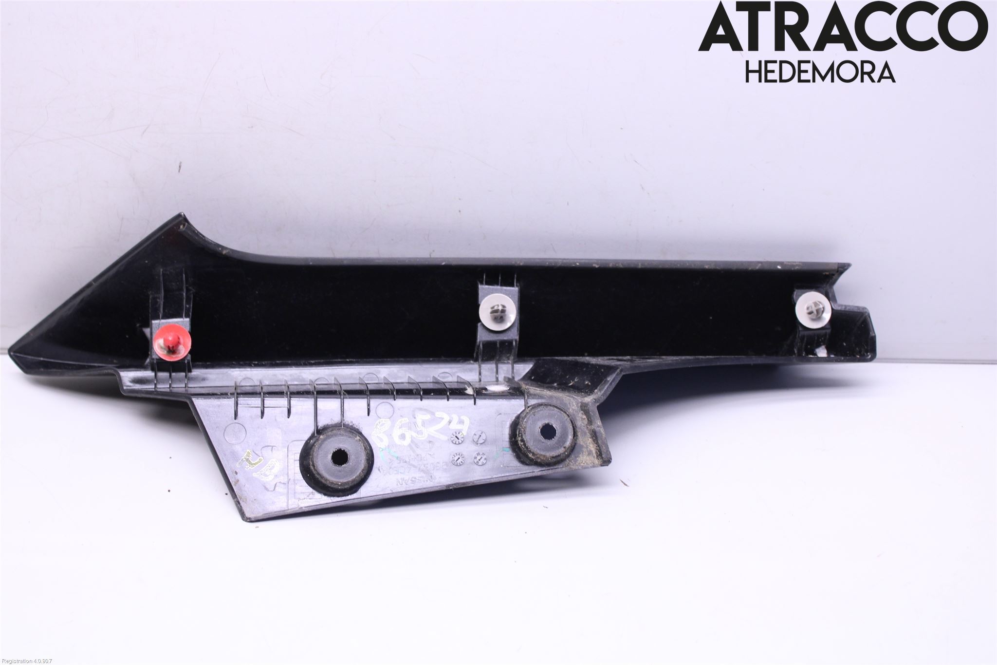 Nissan X-TRAIL 14-21 Spoiler Baklucka