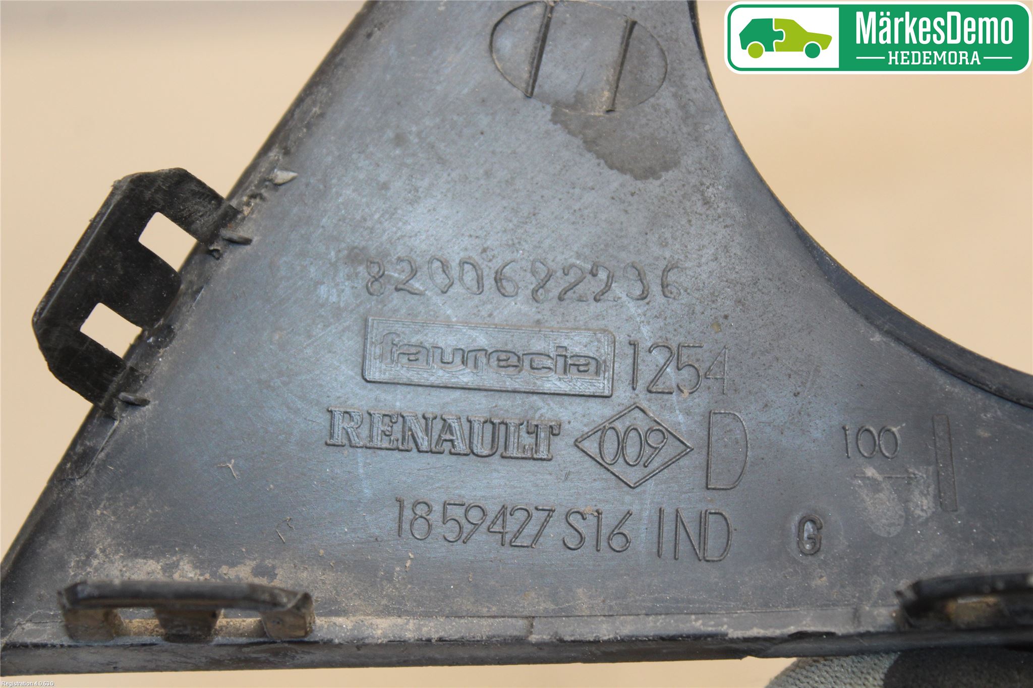 Renault CLIO III  06-09 Dimljussarg Fram