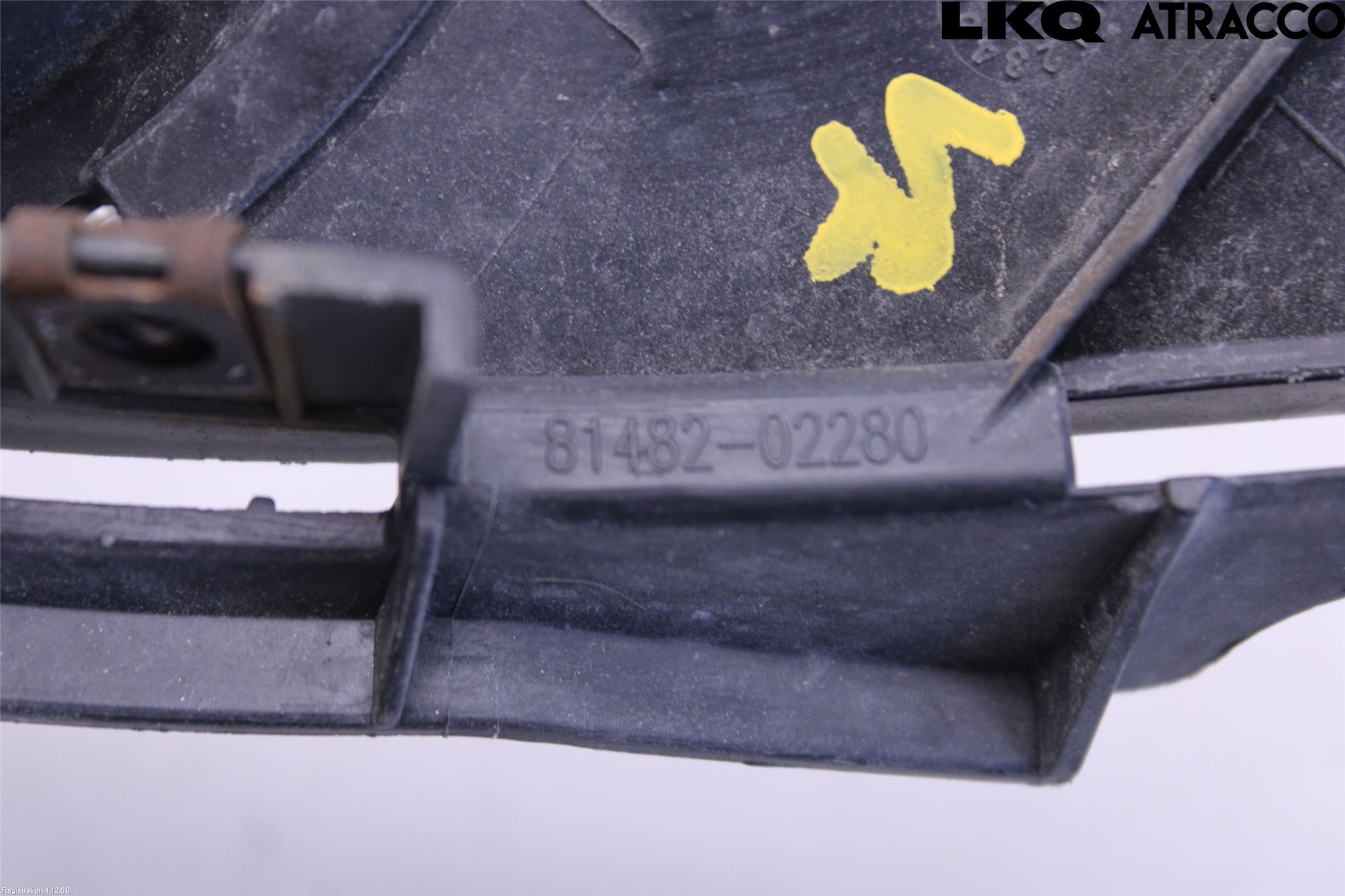 Toyota AURIS 13-19 Dimljussarg Fram